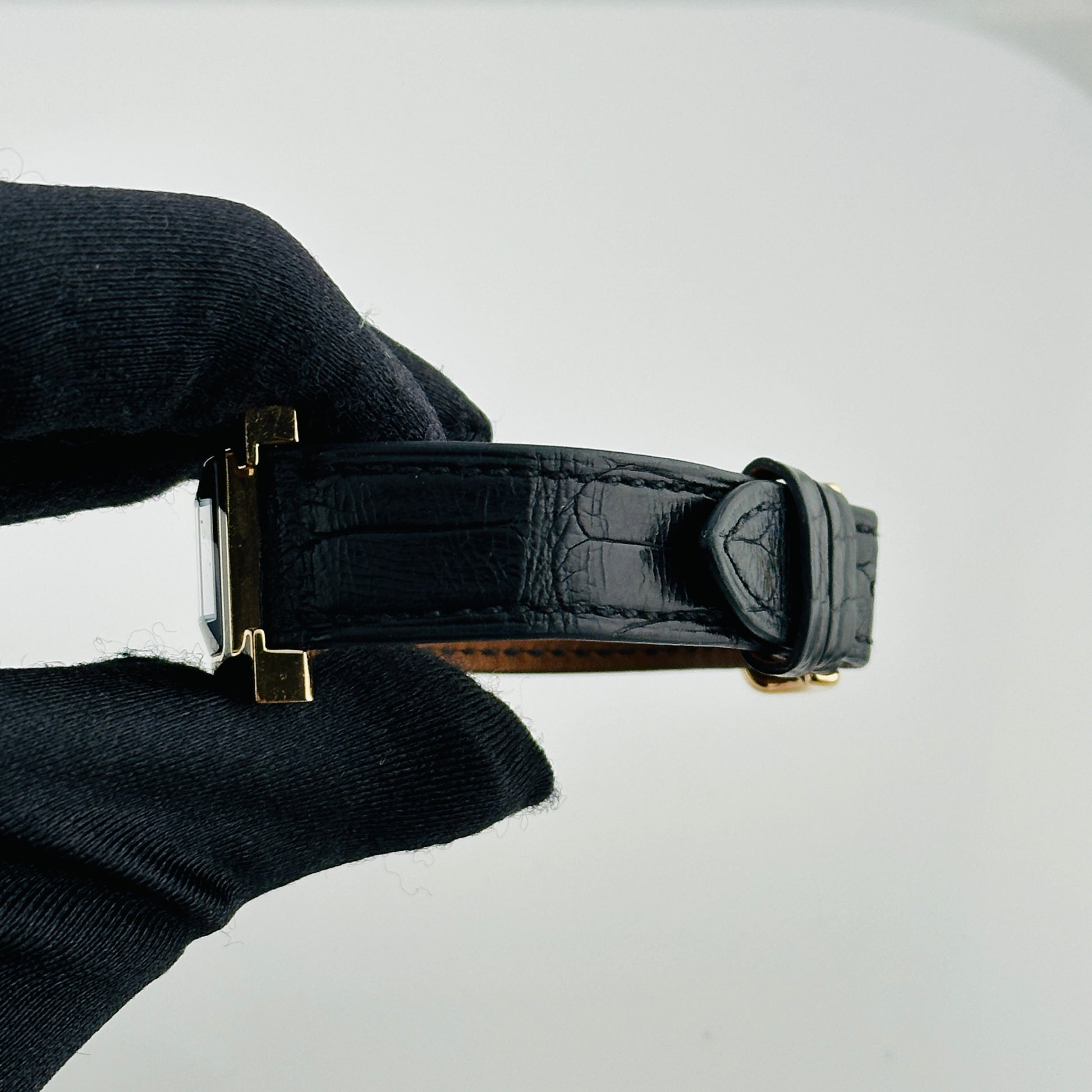 Hermes H Black Dial on Leather Ref. HH1.270B Papers — view 4
