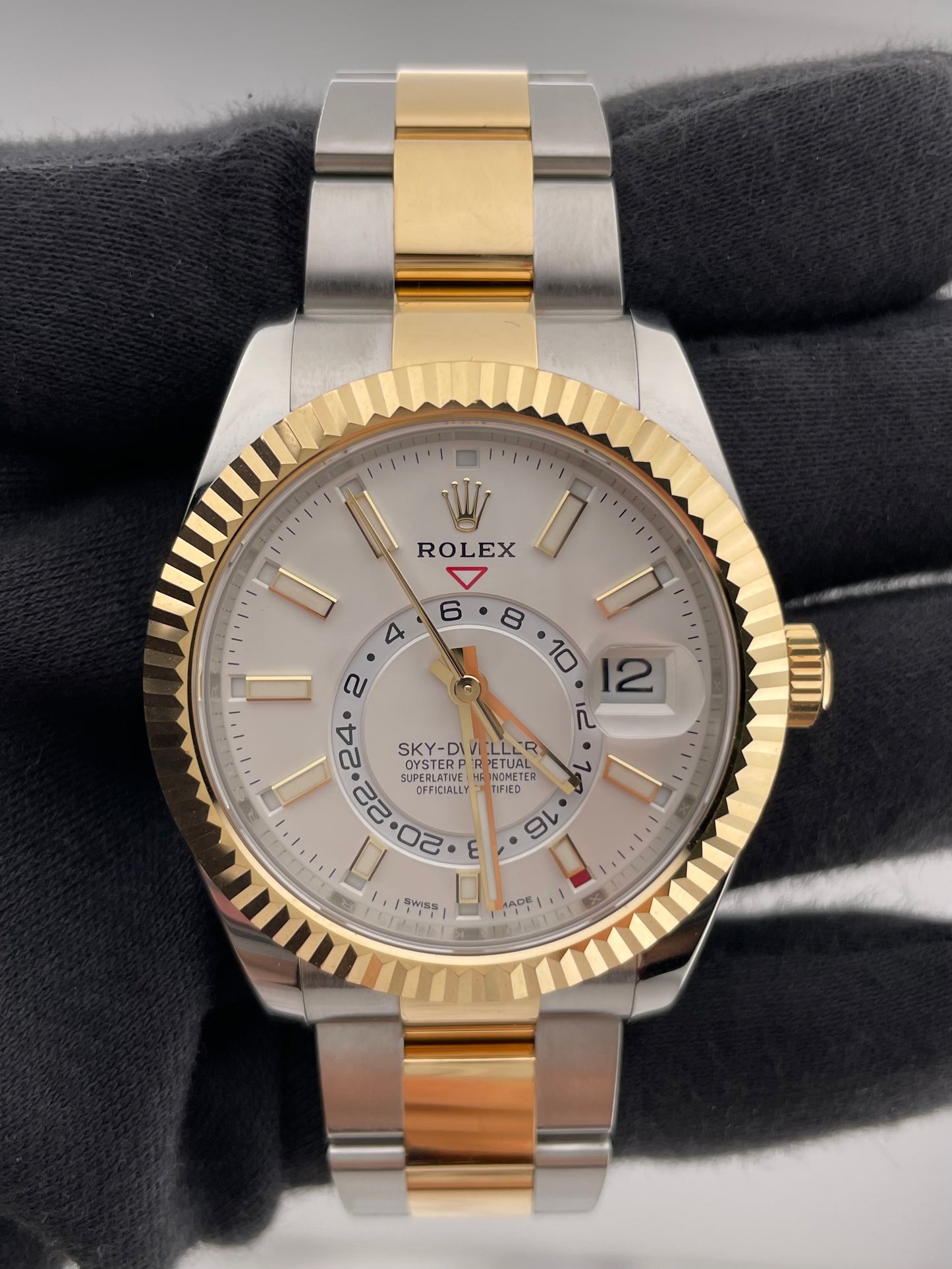 Rolex SkyDweller White Dial on Oyster Ref. 326933 Card 2021 — view 2