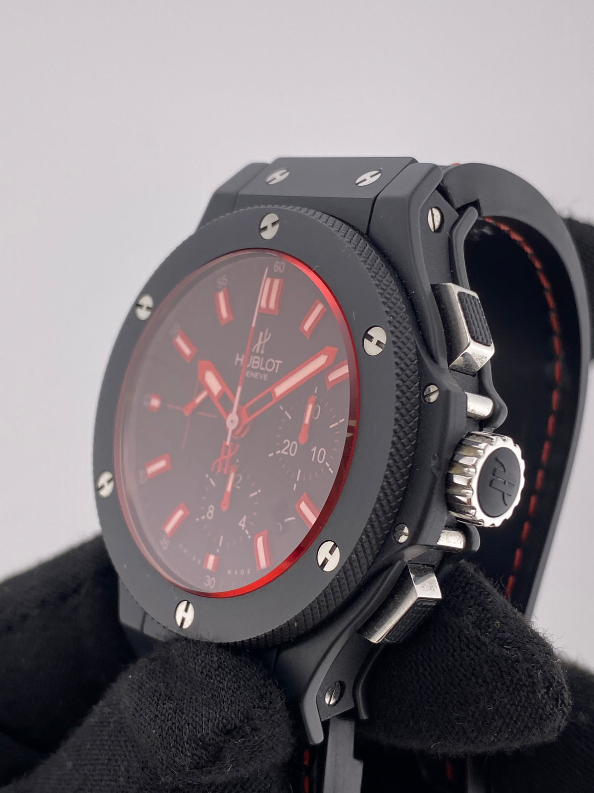 Hublot Big Bang Black Dial on Leather Strap Ref. 301.CI.1123.GR with Box — view 3