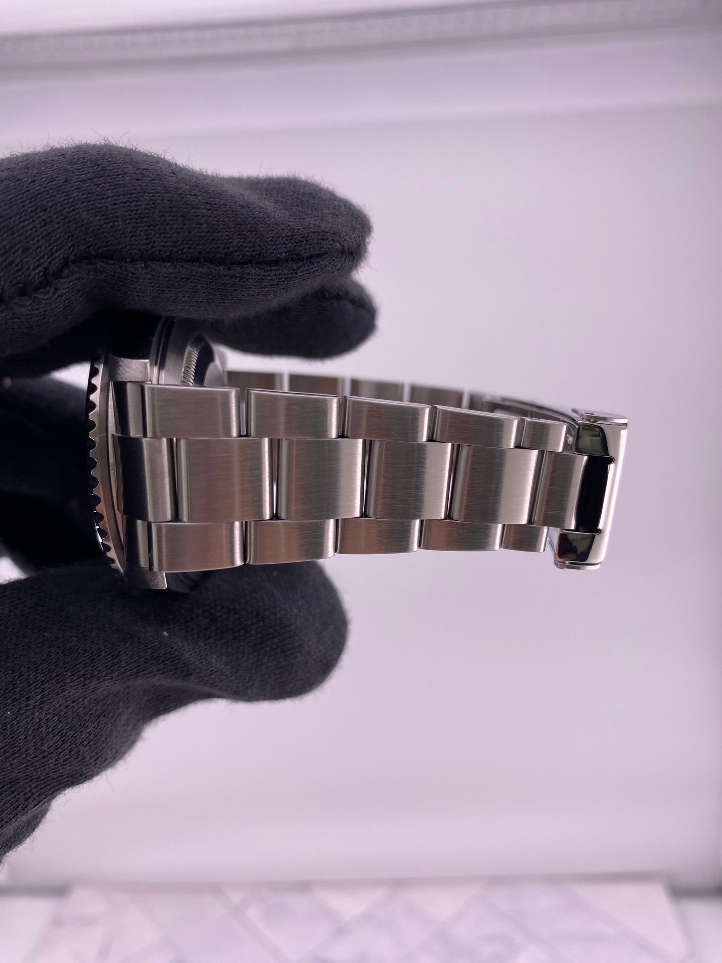 Rolex Submariner Date Black Dial on Oyster Ref. 16610 2008 — view 5