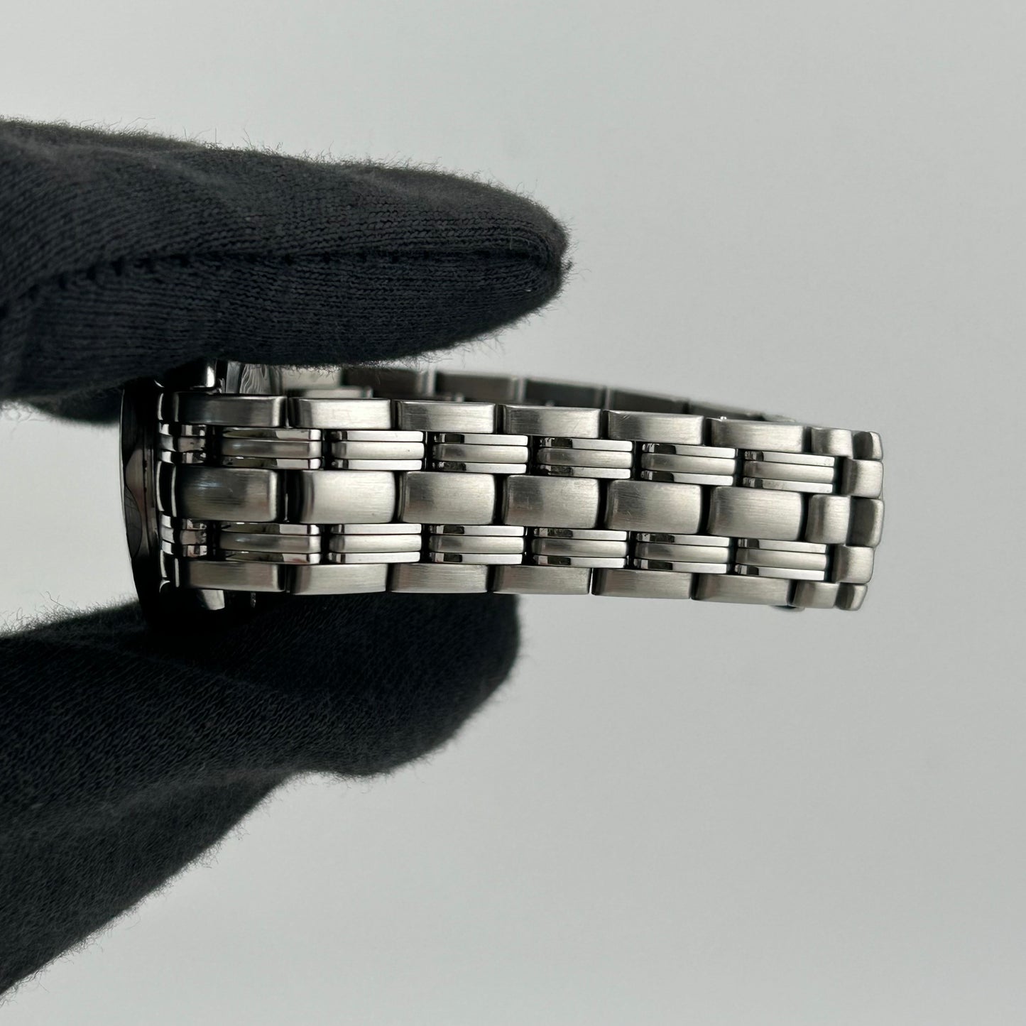 Omega Seamaster Diver White Dial on Stainless Steel Bracelet Ref. 2582.50.00 1997 — view 5