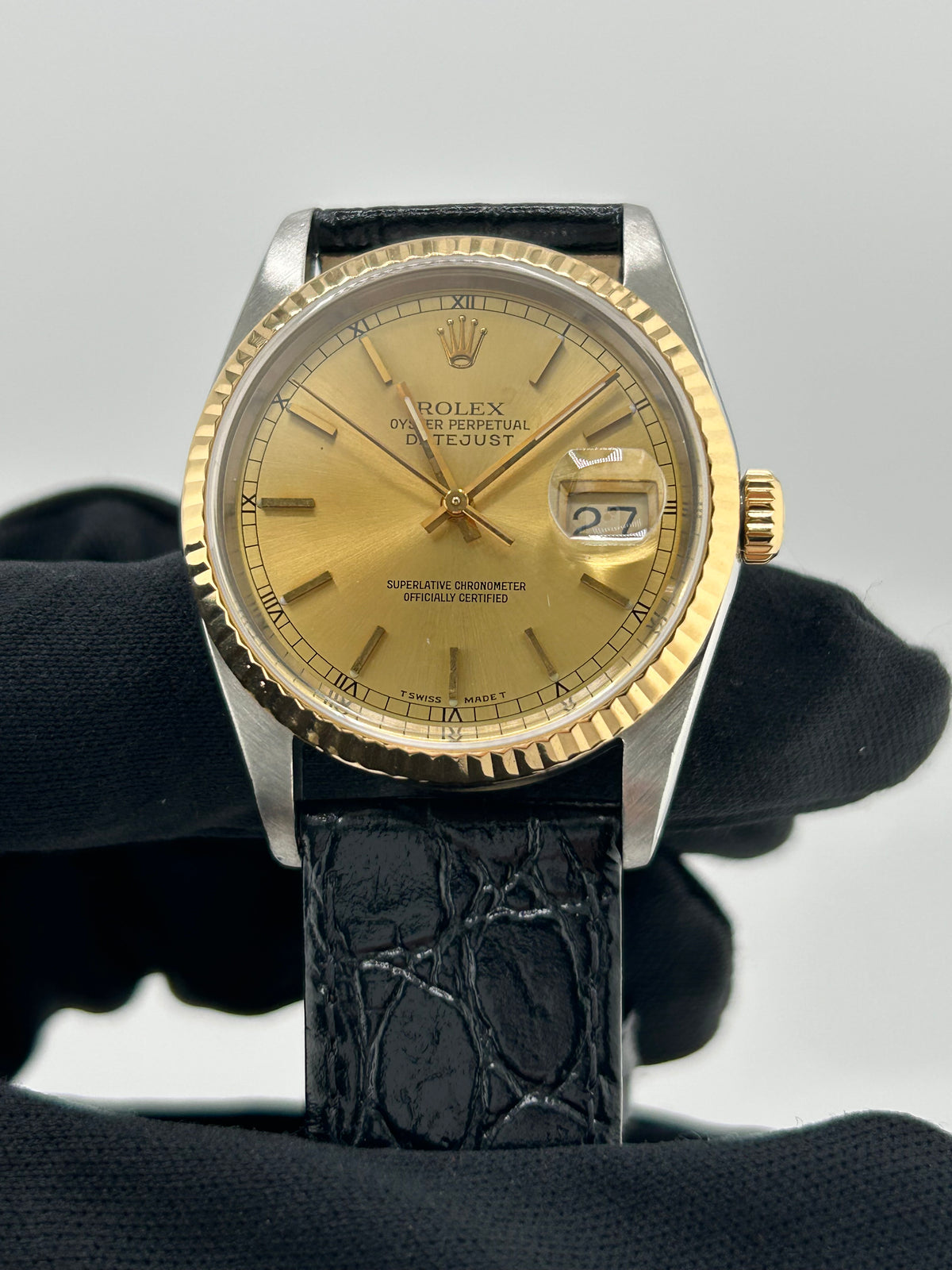 Rolex Datejust 36 Champagne Stick Dial on Generic Black Leather Strap Ref. 16233 1991 — view 2