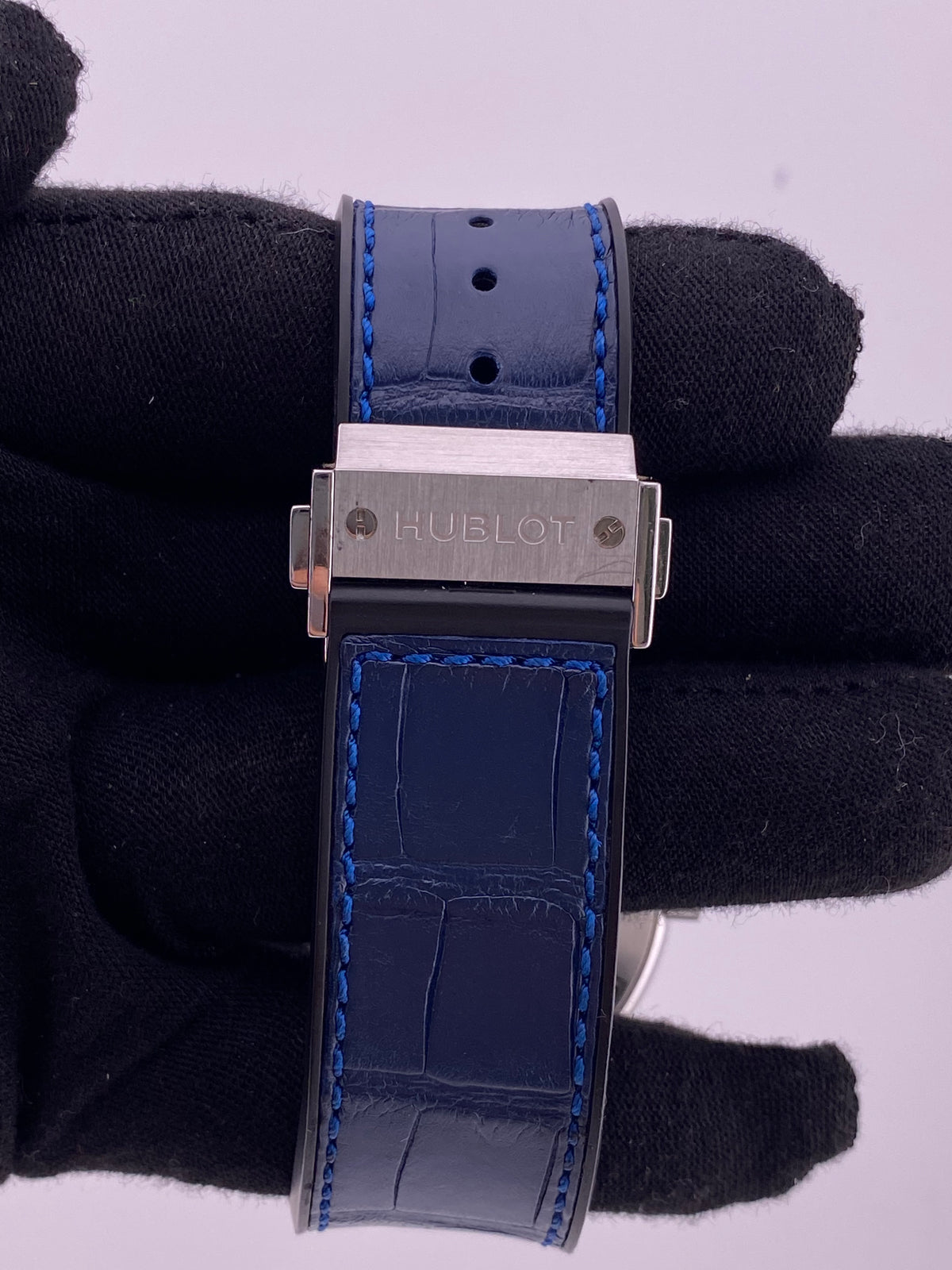 Hublot Classic Fusion Blue Blue Dial on Blue Rubber Ref. 511.NX.7170.LR Complete Open Date — view 4