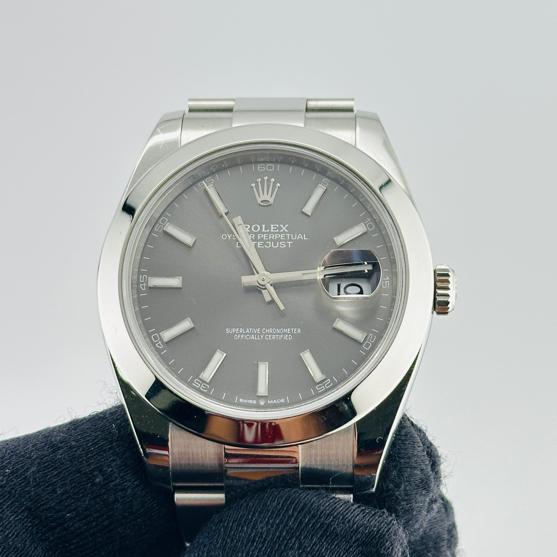 Rolex Datejust Dark Rhodium Dial on Oyster Bracelet Ref. 126300 Card 2021 — view 3