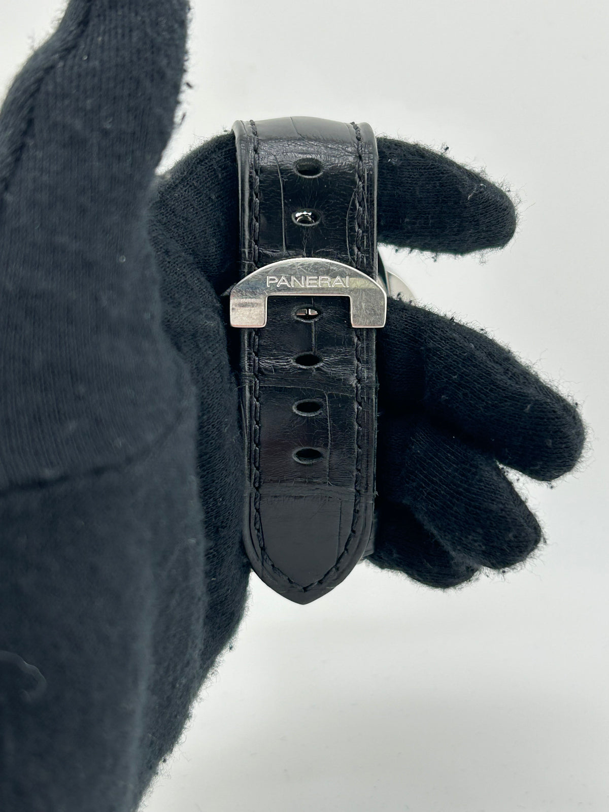 Panerai Luminor Marina Black Arabic Dial on Strap Ref. PAM00104 Complete 2002 — view 3