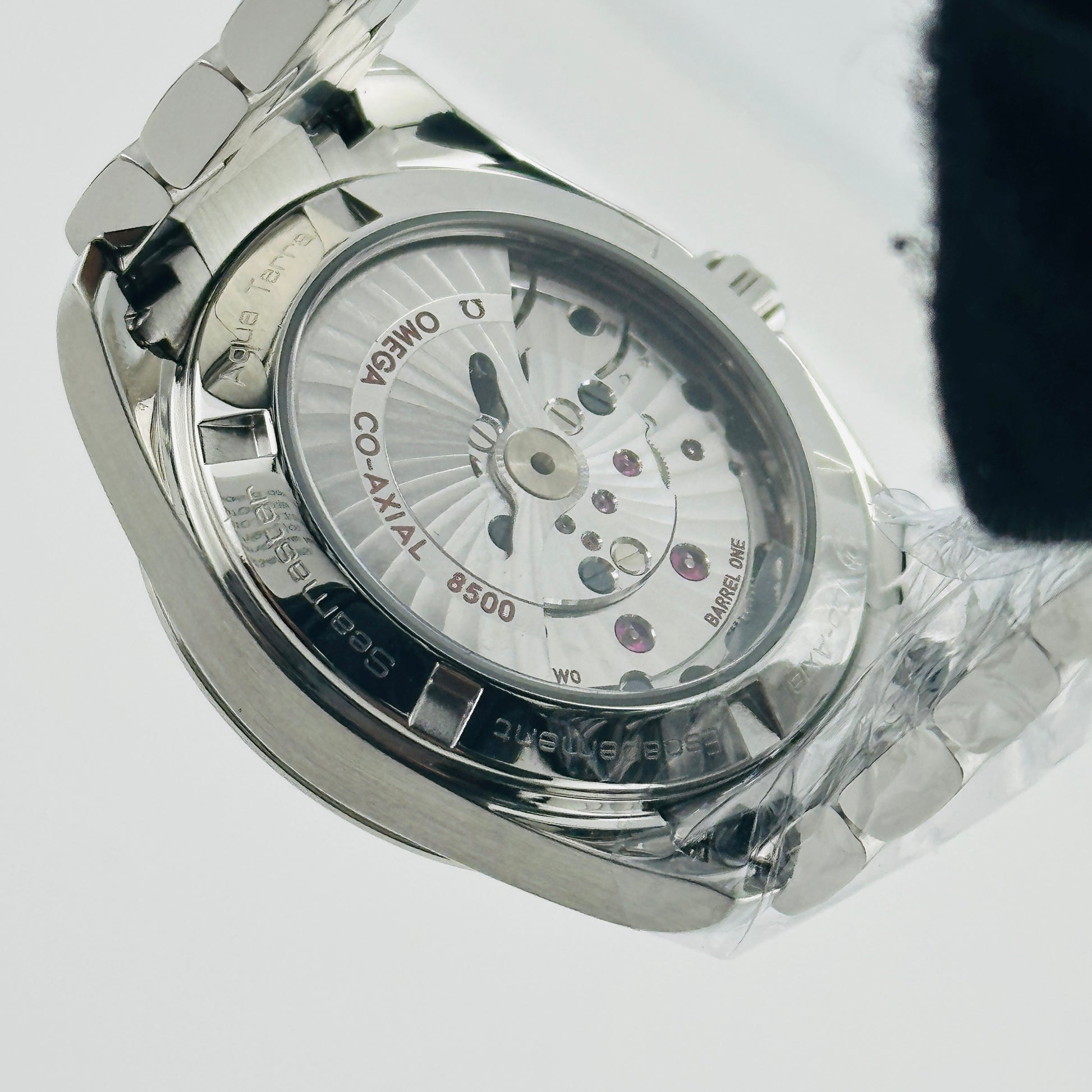 Omega Seamaster Aqua Terra Blue Teak Vertical Pattern Dial on Stainless Steel Bracelet Ref. 231.10.39.21.03.001 — view 4