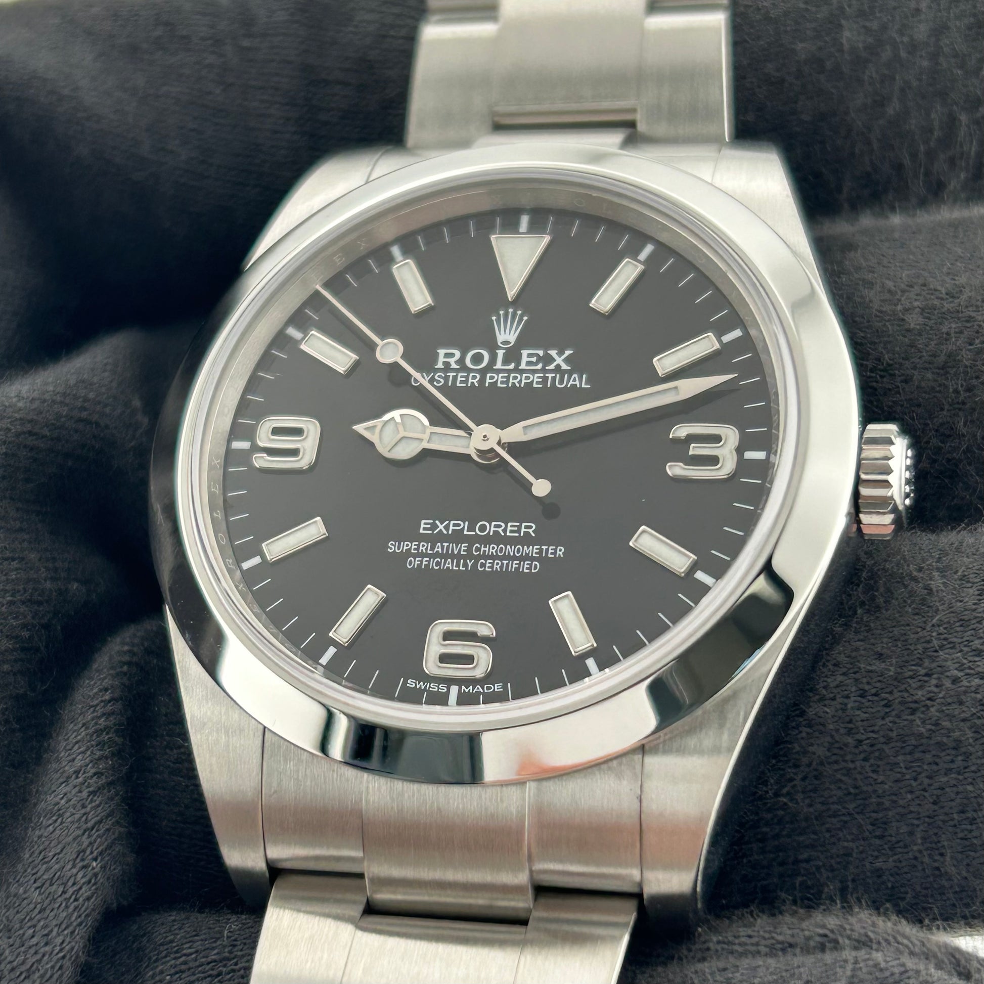 Rolex Explorer I Black Dial on Oyster Ref. 214270 Card 2016 — view 3