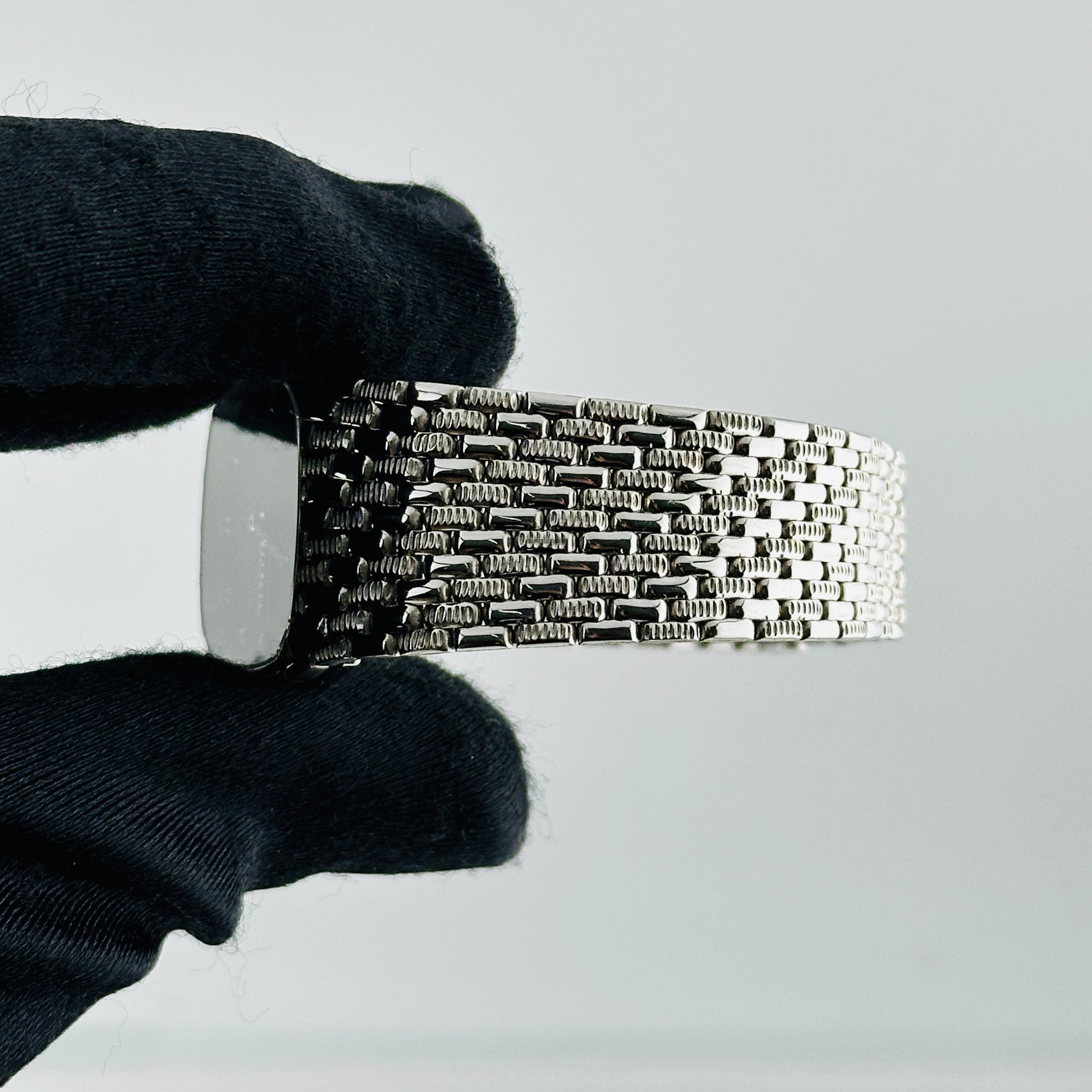Audemars Piguet Cobra Blue / Factory Diamond Dial on White Gold Mesh Bracelet Ref. N/A — view 4