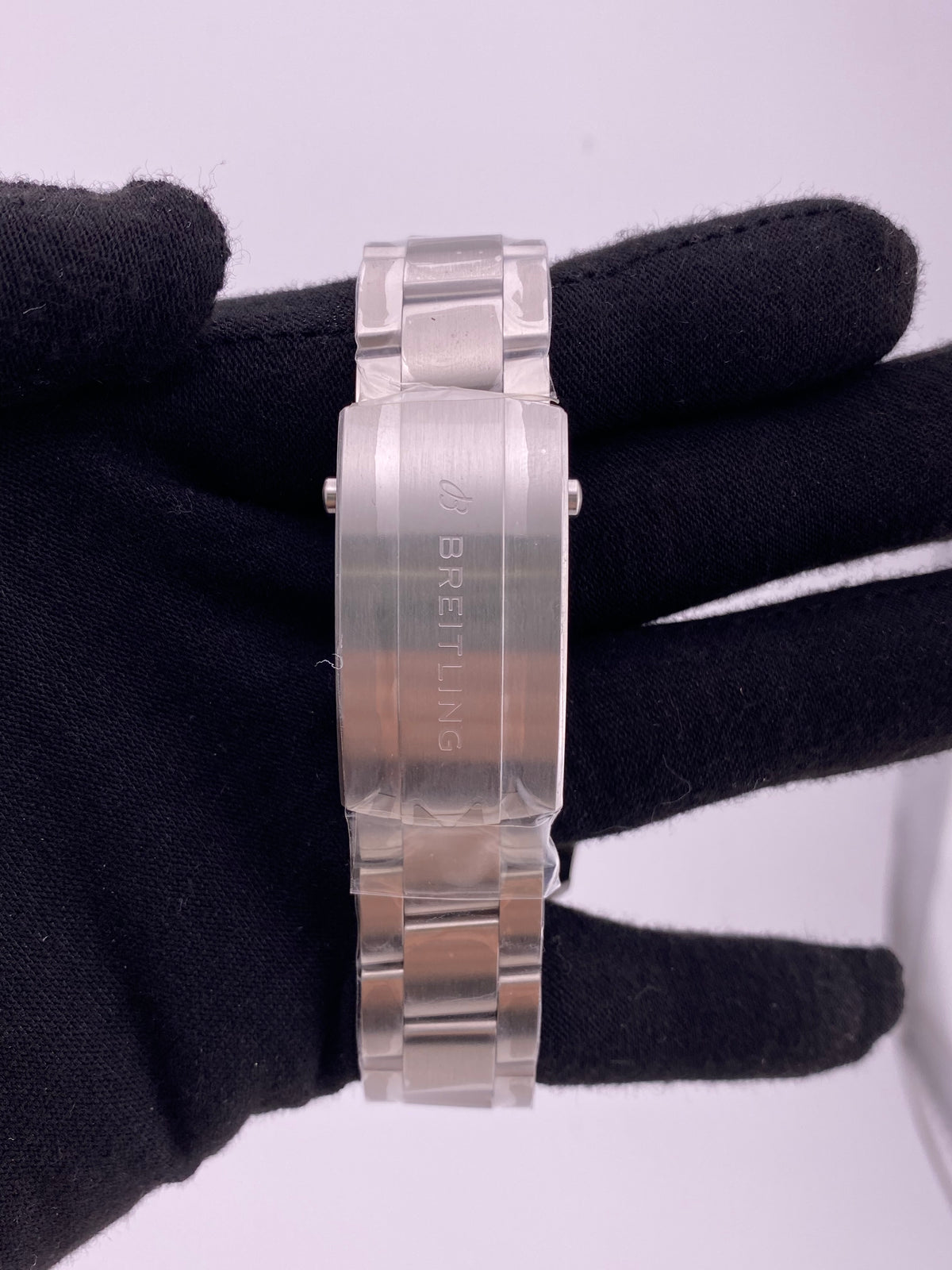 Breitling Avenger Automatic Black Dial on Bracelet Ref. A17328101B1A1 Complete 2026 — view 4
