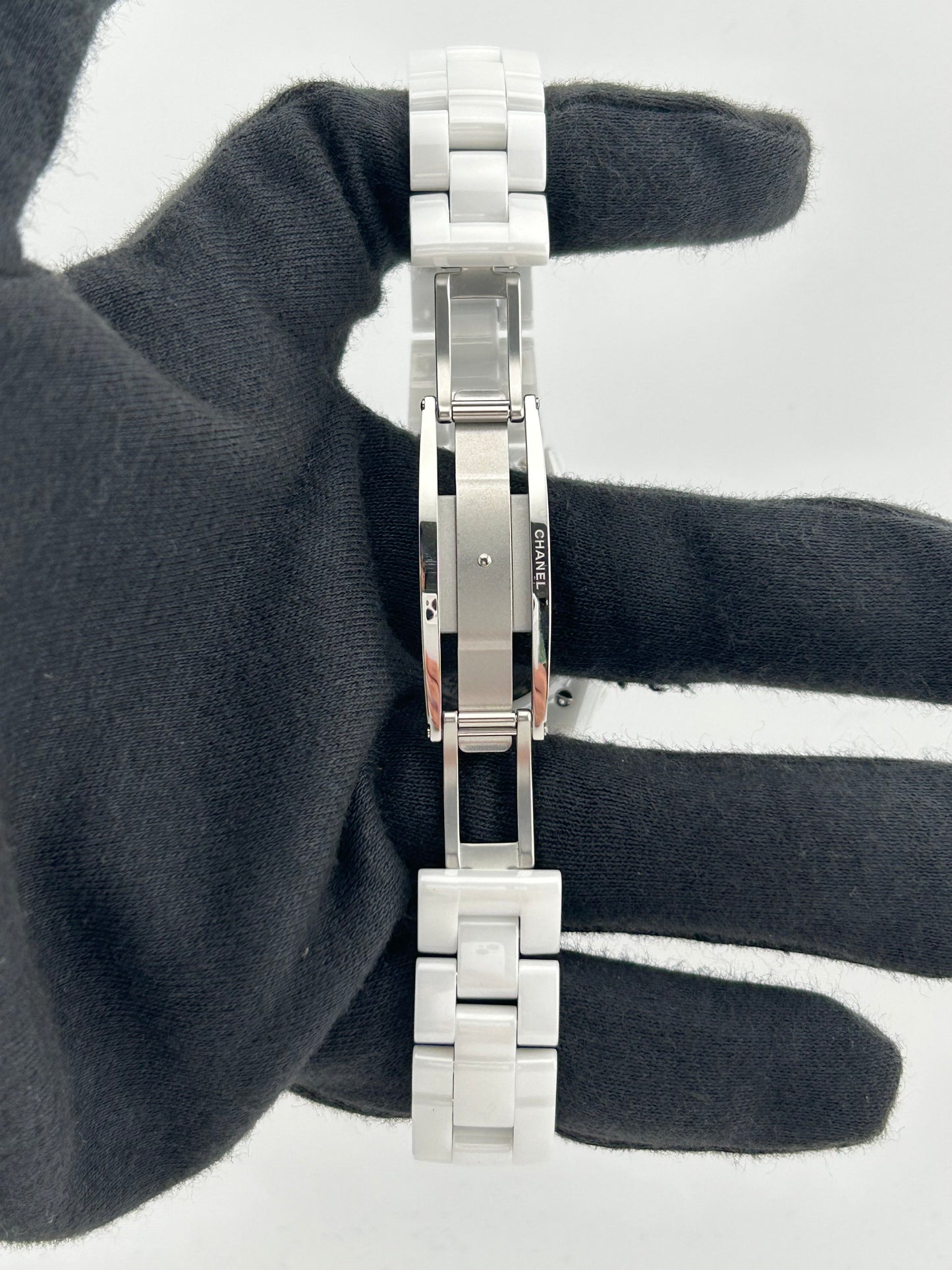 Chanel Chanel J12 White Dial on Ceramic And Steel Ref. H5699 Complete 2026 — view 4