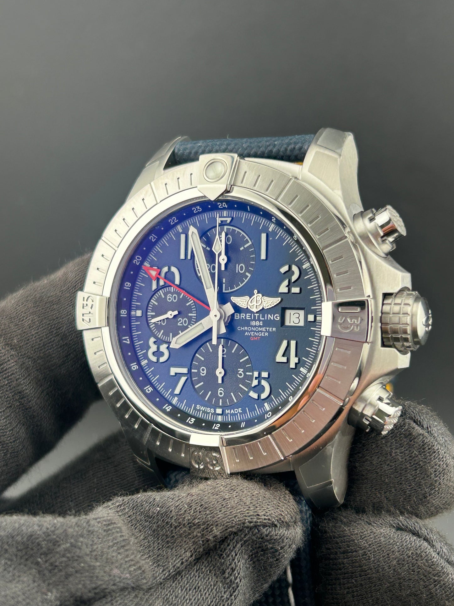 Breitling Avenger Chronograph GMT Blue Arabic Chronograph Dial on Brushed Ref. A24315101C1X1 Card 2023 — view 3