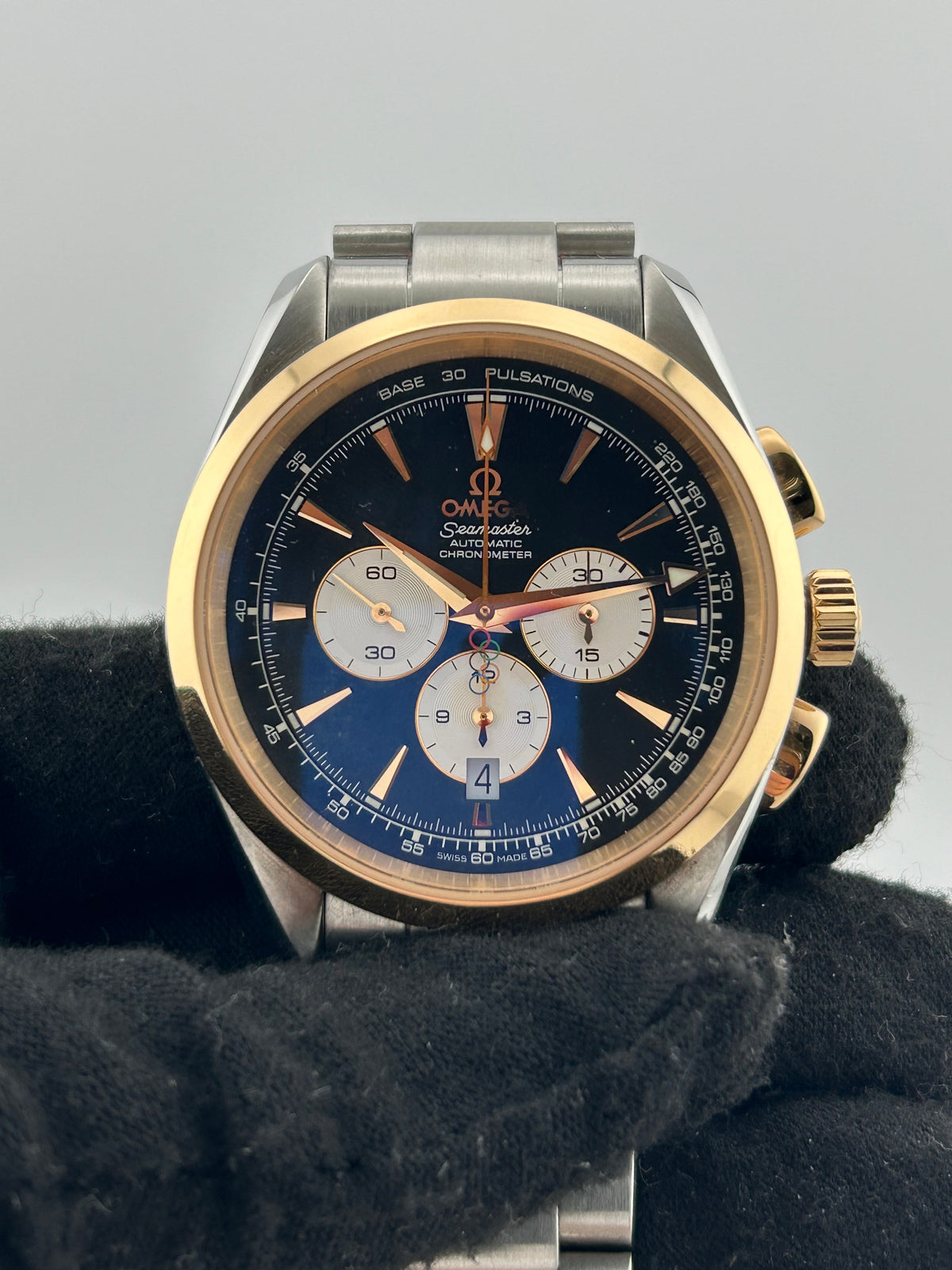Omega Seamaster Beijing 2008 Black Dial on Stainless Steel Bracelet Ref. 221.20.42.40.01.001 Complete 2008 — view 3
