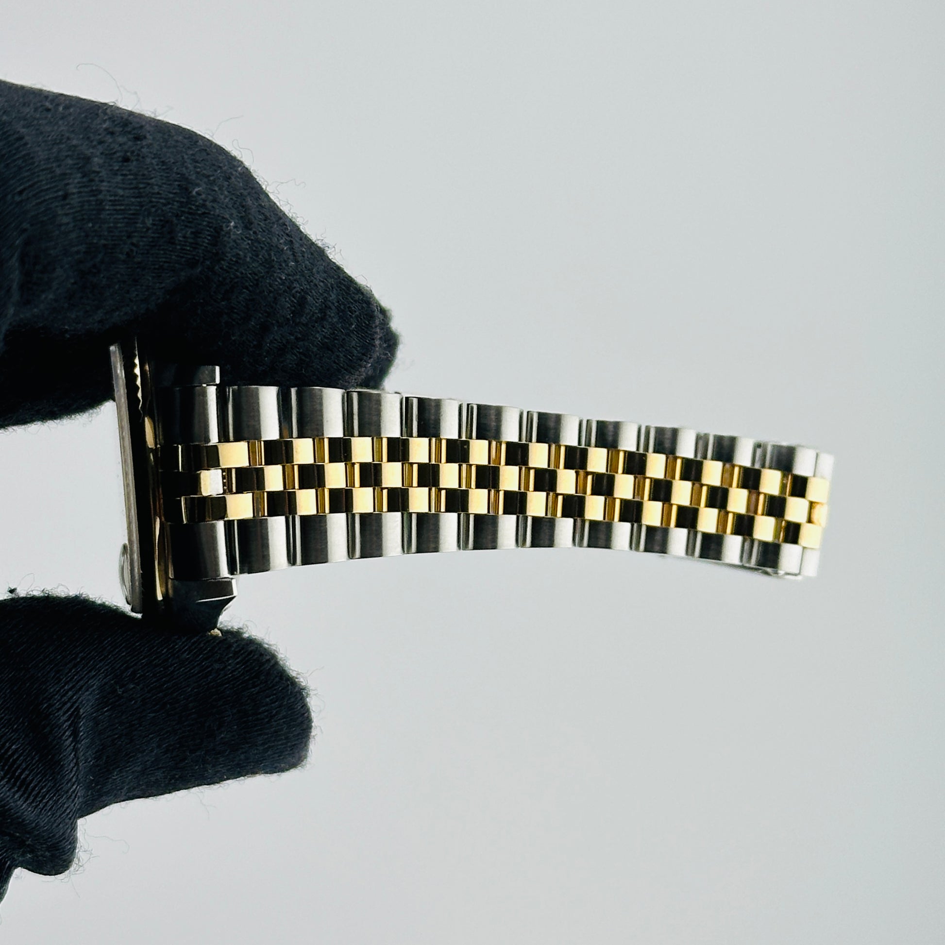 Rolex Datejust White Roman Dial on D Link Jubilee Bracelet Ref. 68273 Papers 1995 — view 5