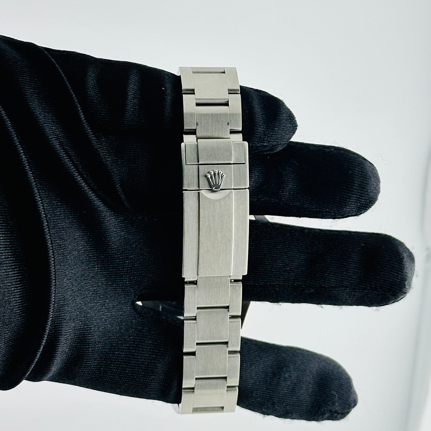 Rolex Explorer II White Dial on Oyster Ref. 216570 Card 2015 — view 4