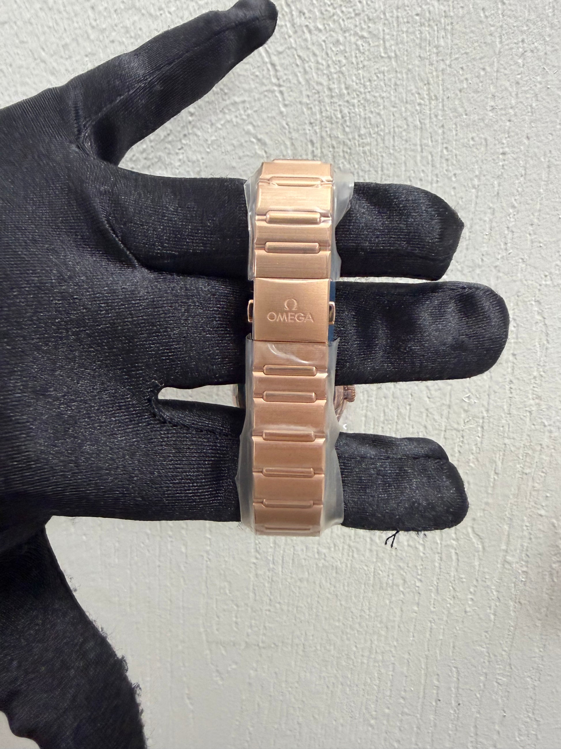 Omega Constellation Silver Diamond Dial Ref. 131.55.29.20.52.001 Card Open Date — view 3