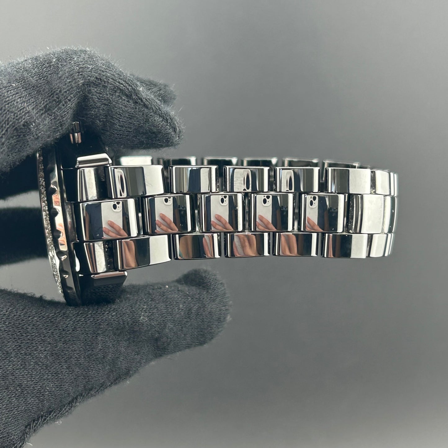 Chanel J12 Black Dial on Ceramic Ref. H1009 — view 4