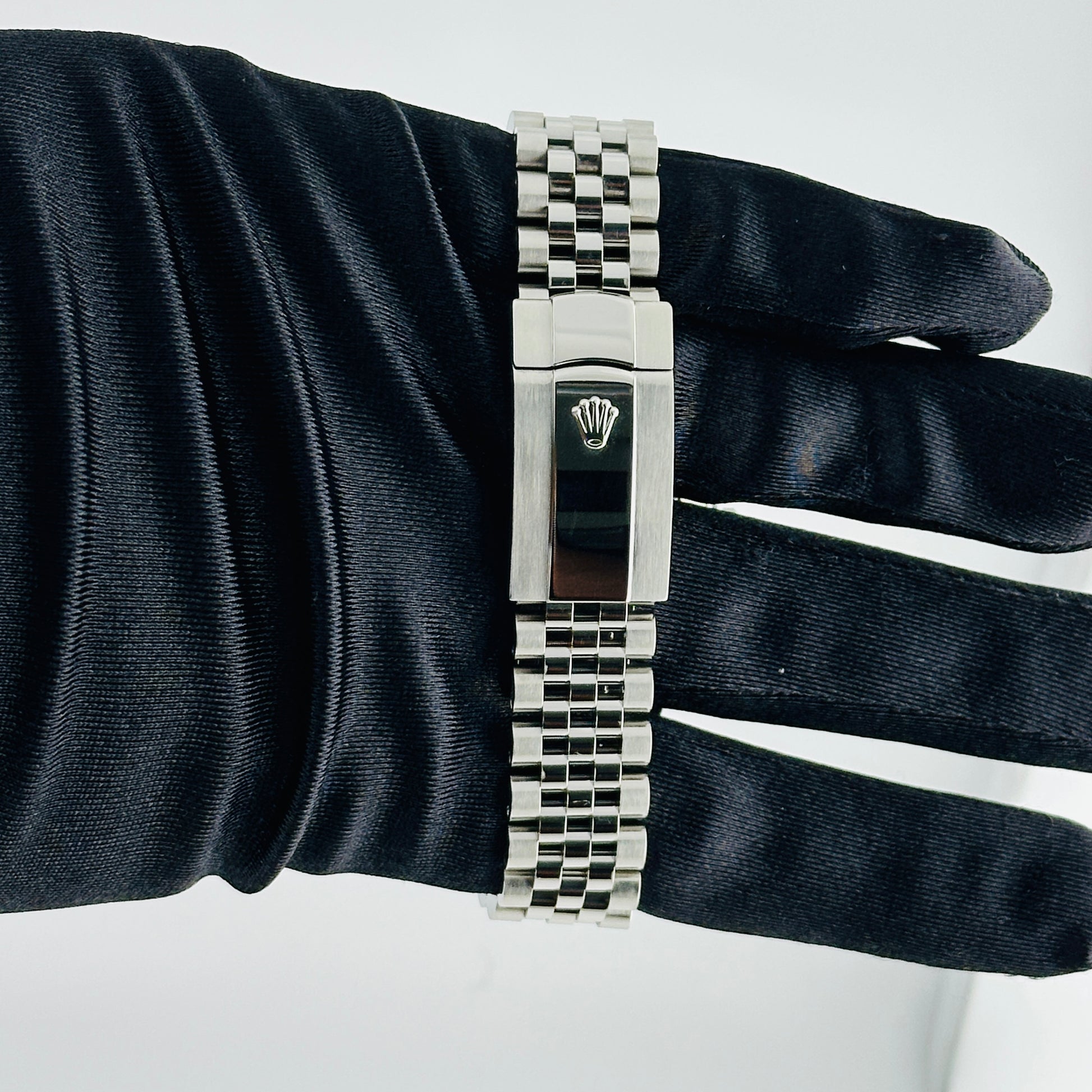 Rolex Datejust Slate Green Roman / Wimbledon Dial on Jubilee Ref. 126300 Card 2018 — view 3