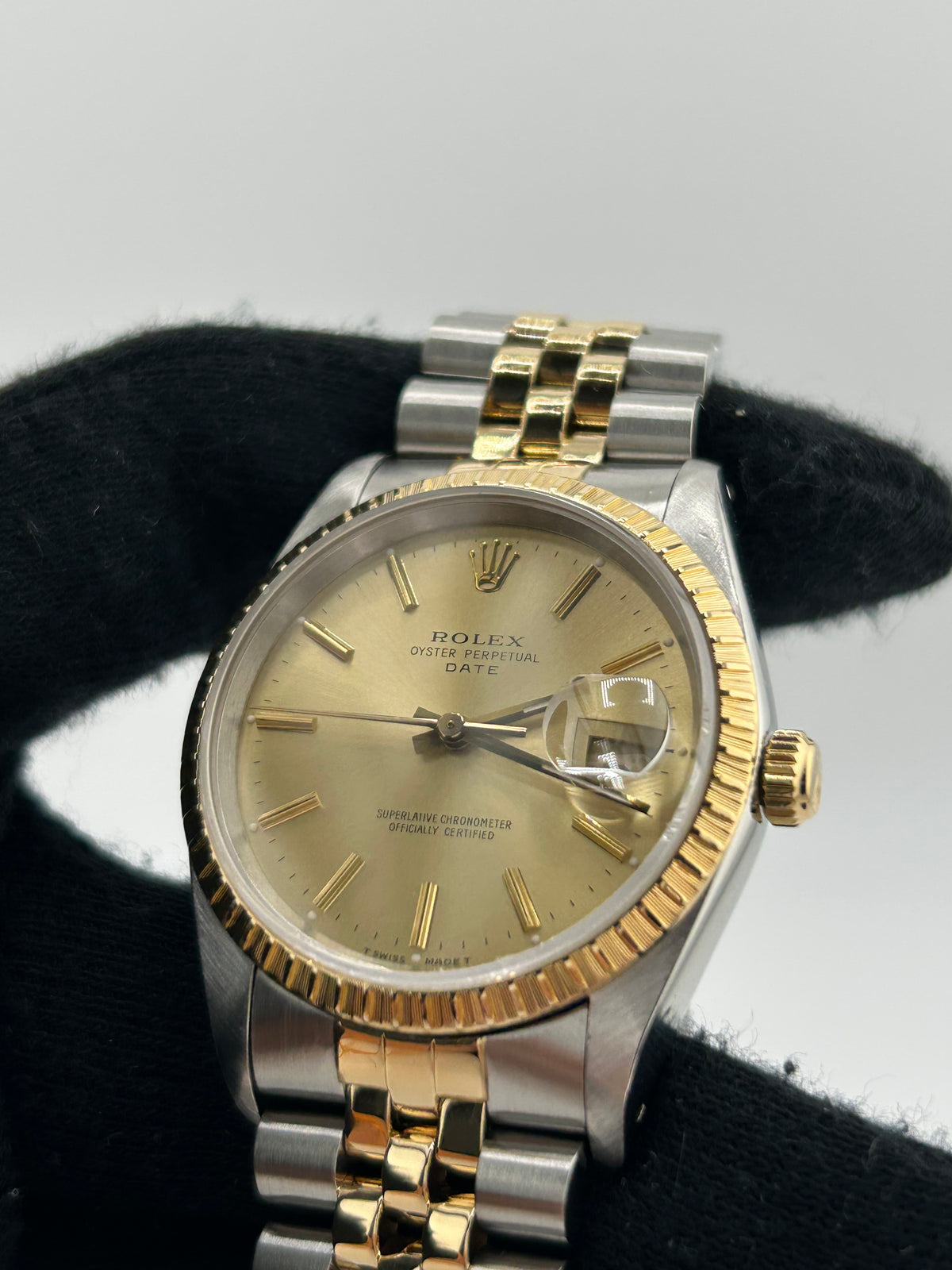 Rolex Oyster Perpetual Date Champagne Stick Dial on 2 Tone Jubilee D Link Bracelet Ref. 15223 1989 — view 2