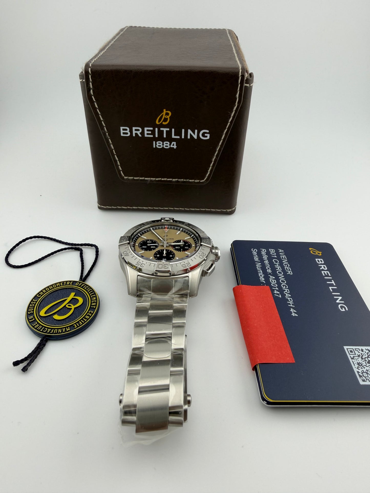 Breitling Avenger B01 Chronograph Beige Dial on Bracelet Ref. AB0147101A1A1 Card 2026 — view 9