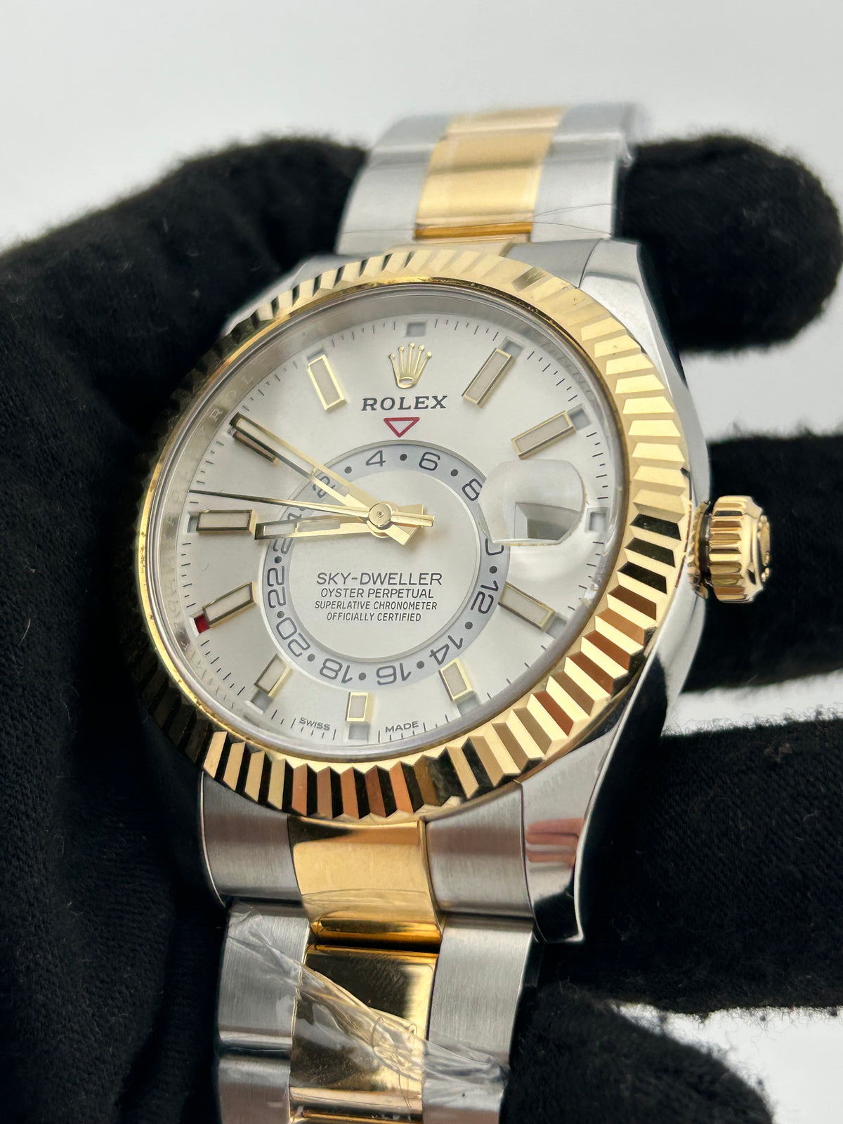 Rolex SkyDweller White Dial on Oyster Steel Bracelet Ref. 326933 Card 2019 — view 3