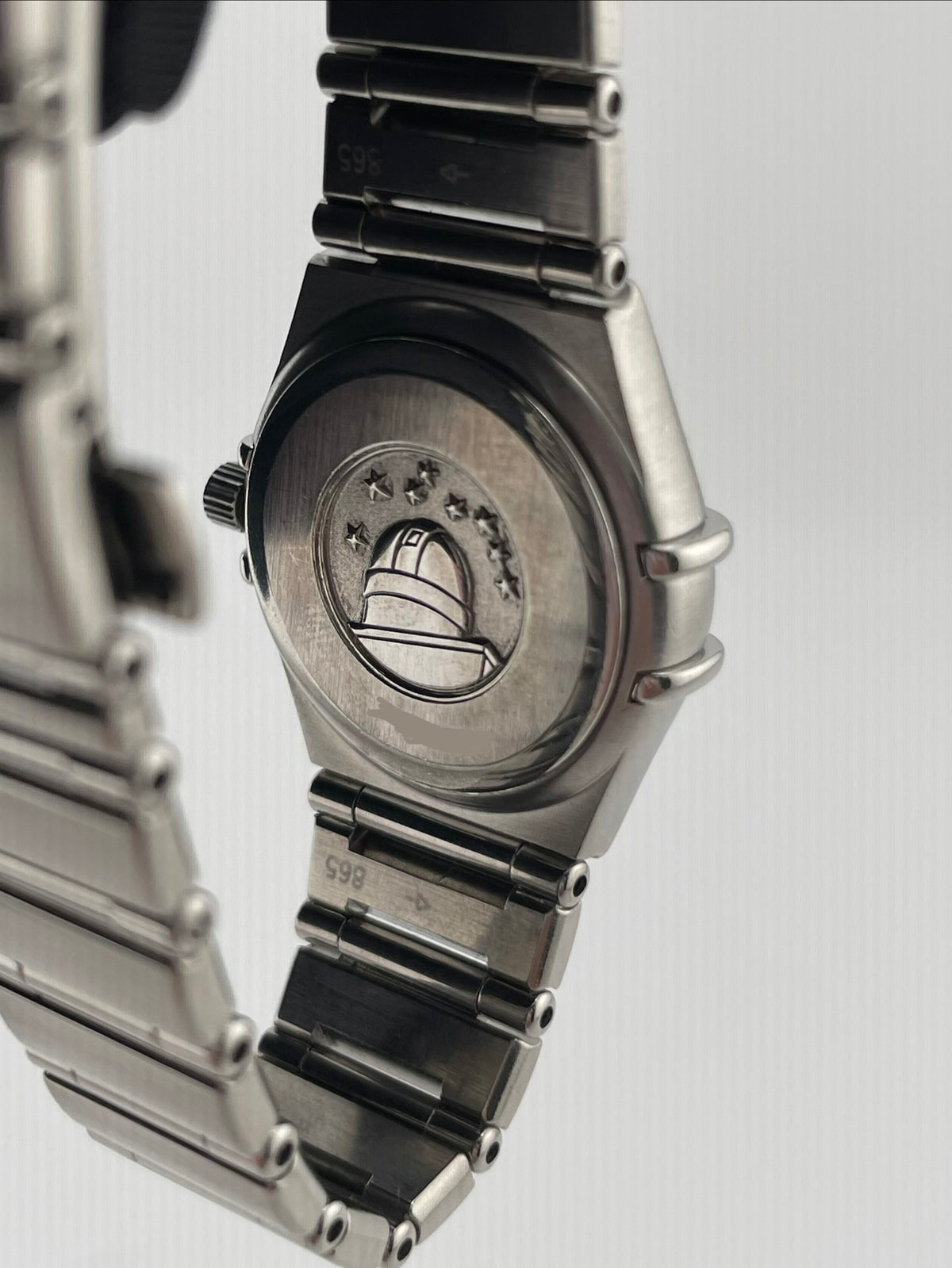 Omega Constellation White Dial on Stainless Steel Bracelet Ref. 1562.3 — view 4