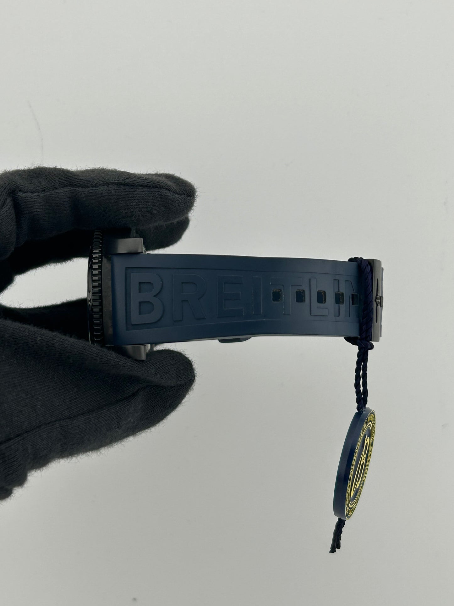 Breitling Superocean Automatic Blue Dial on Rubber Band Ref. M17368/M17368D71C1S1 Complete — view 5