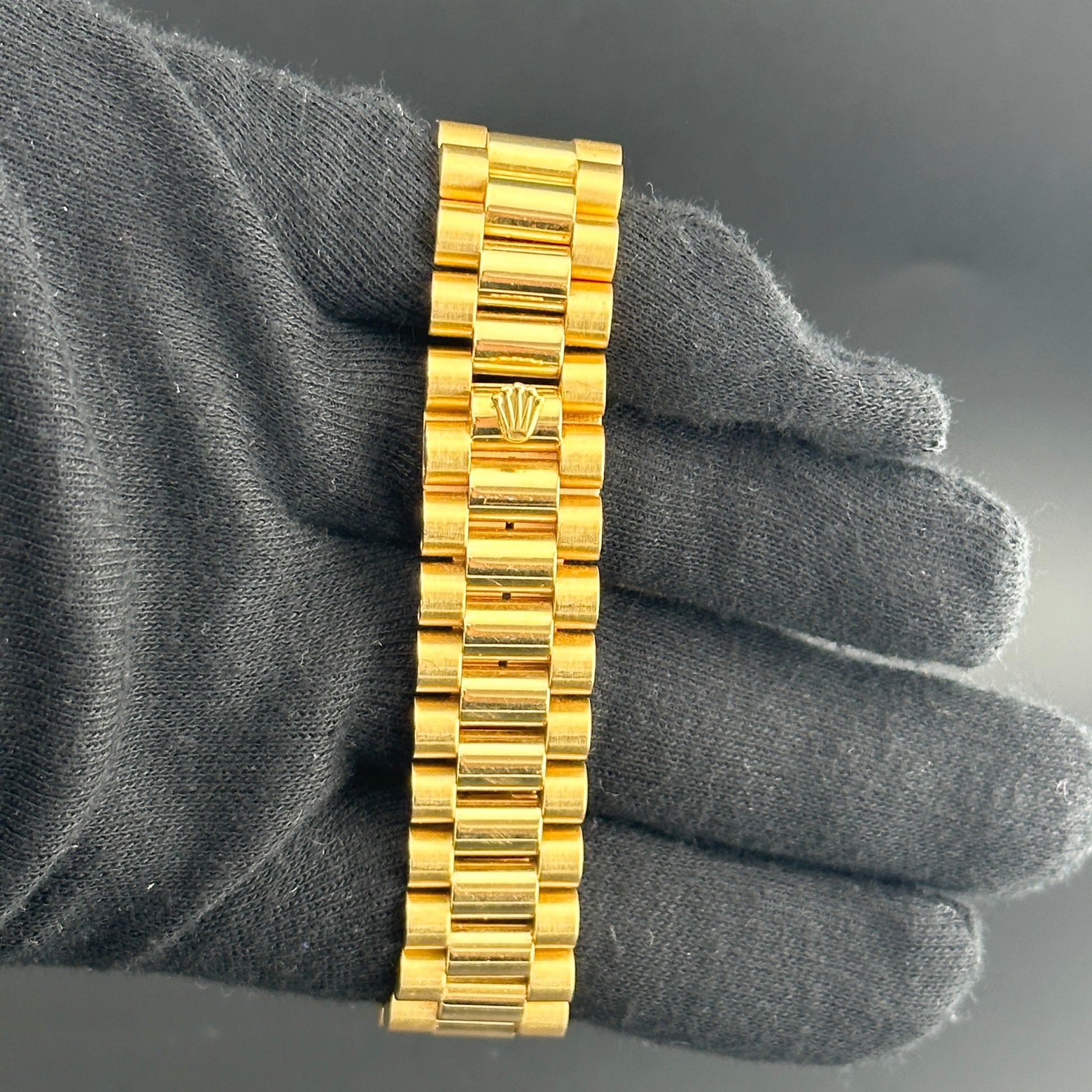 Rolex Day Date 36 Champagne Diamond Dial on President Ref. 18238 Papers 1989 — view 4