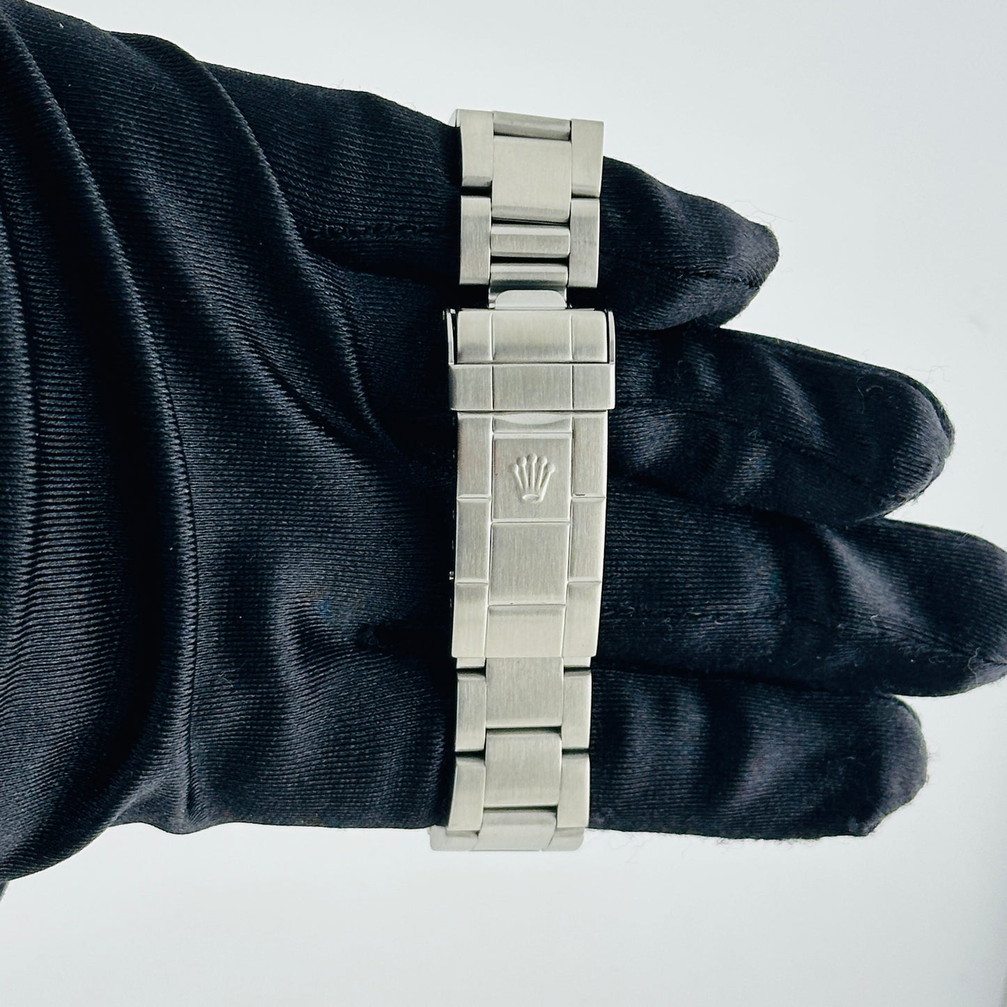 Rolex Submariner Date Black Dial on Oyster Ref. 16610 Papers 2006 — view 4