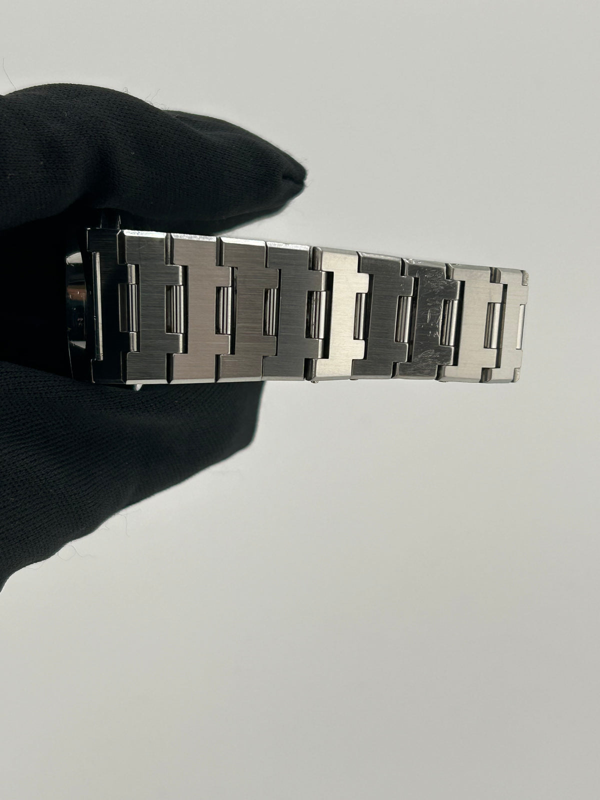 Bvlgari Bulgari Black Dial on Stainless Steel Bracelet Ref. BB33SS Complete 1997 — view 5