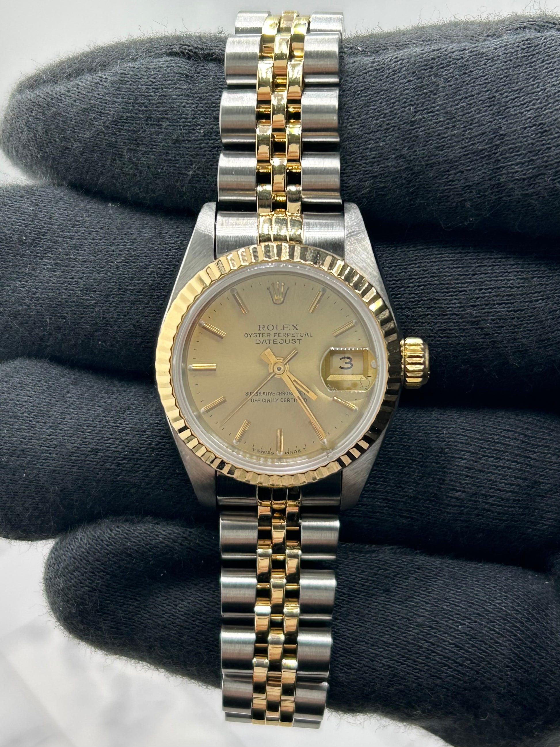 Rolex Datejust Lady Champagne Stick Dial on D Link Jubilee Ref. 69173 — view 2