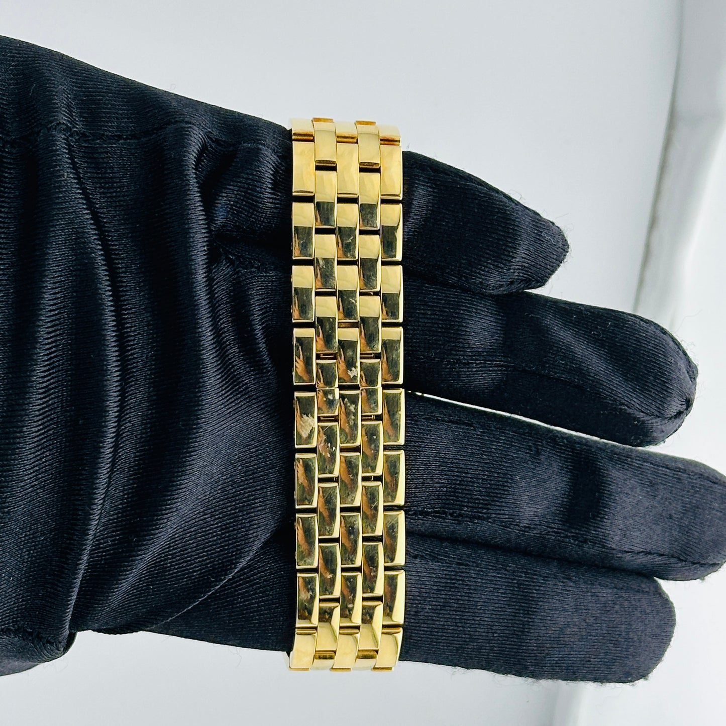 Gucci Gold (Has Spots) Dial Ref. 751M — view 2