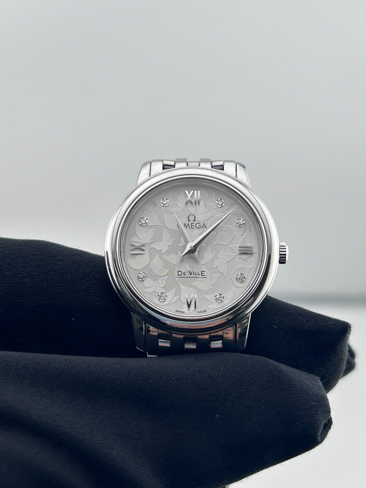 Omega De Ville Prestige Silver Dial on Stainless Steel Ref. 42410276052001 Complete 2017 — view 2