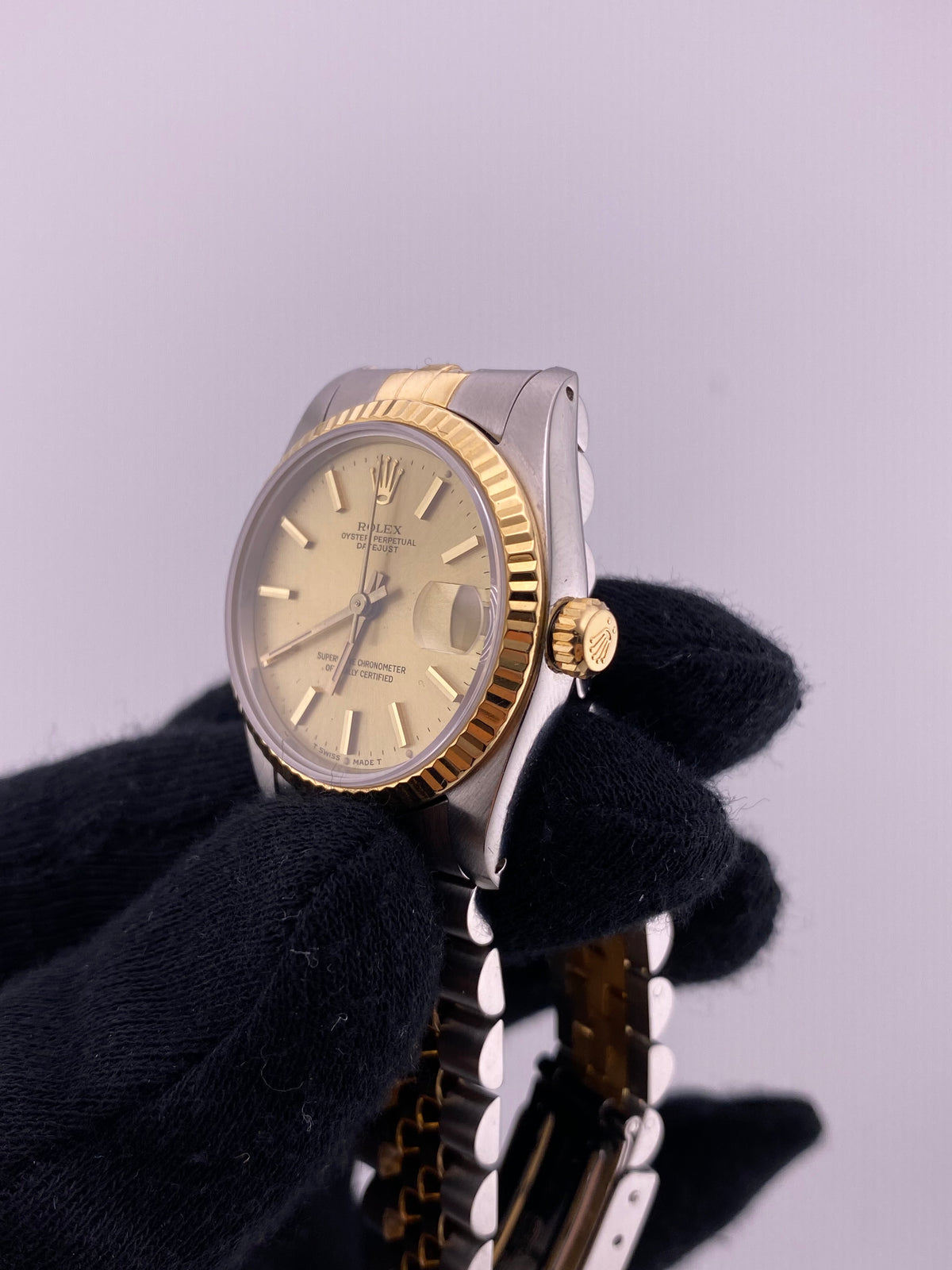 Rolex Datejust 31 Champagne Stick Dial on Jubilee Ref. 68273 — view 3