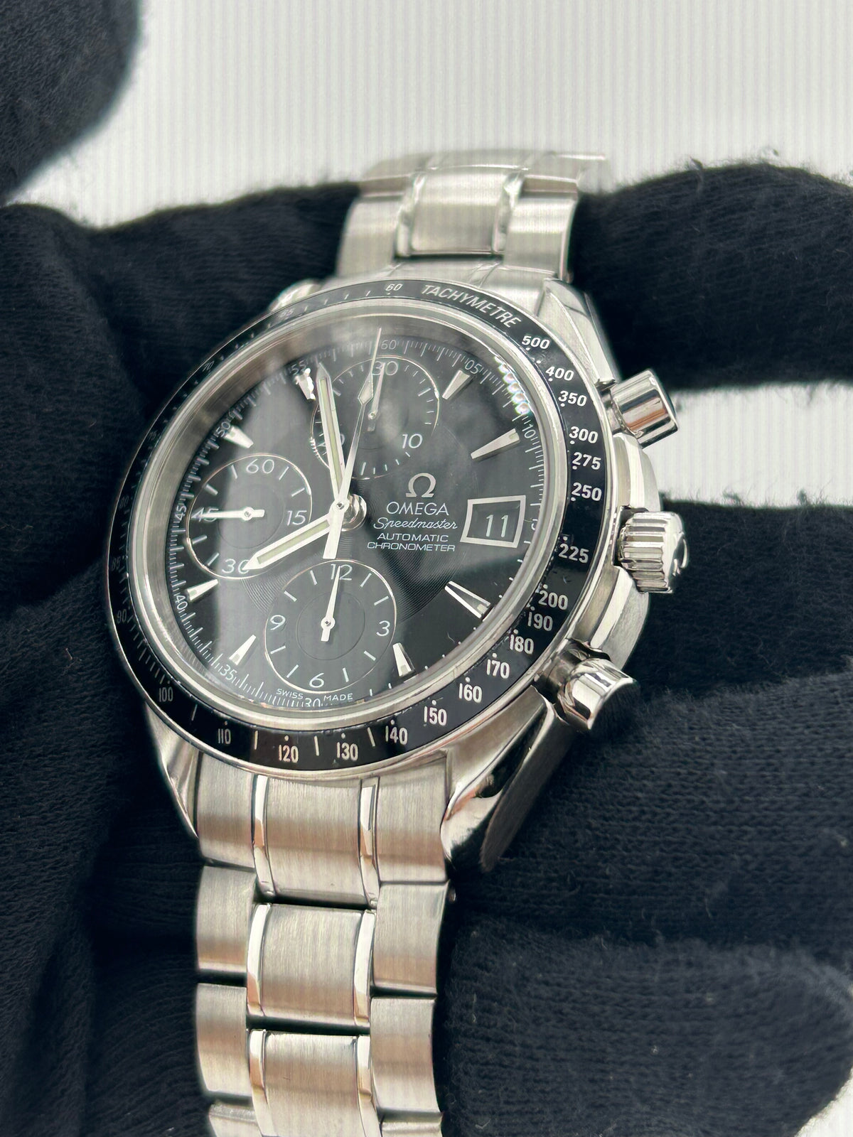 Omega Speedmaster Date Black Dial on Stainless Steel Bracelet Ref. 3210.50.00 Card 2008 — view 3
