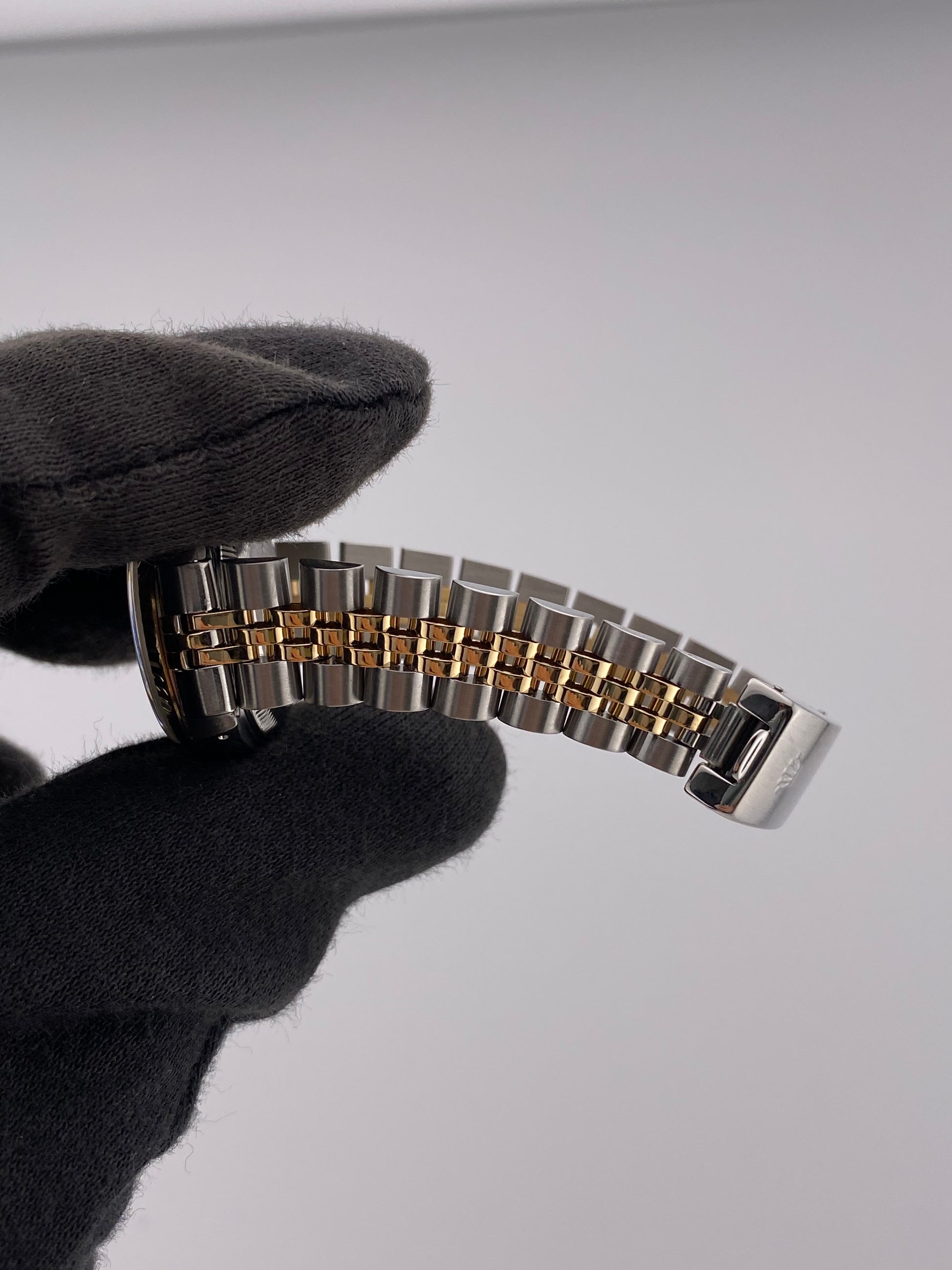 Rolex Lady-Datejust Champagne Linen Stick Dial on Stainless Steel & Yellow Gold Ref. 69173 — view 5