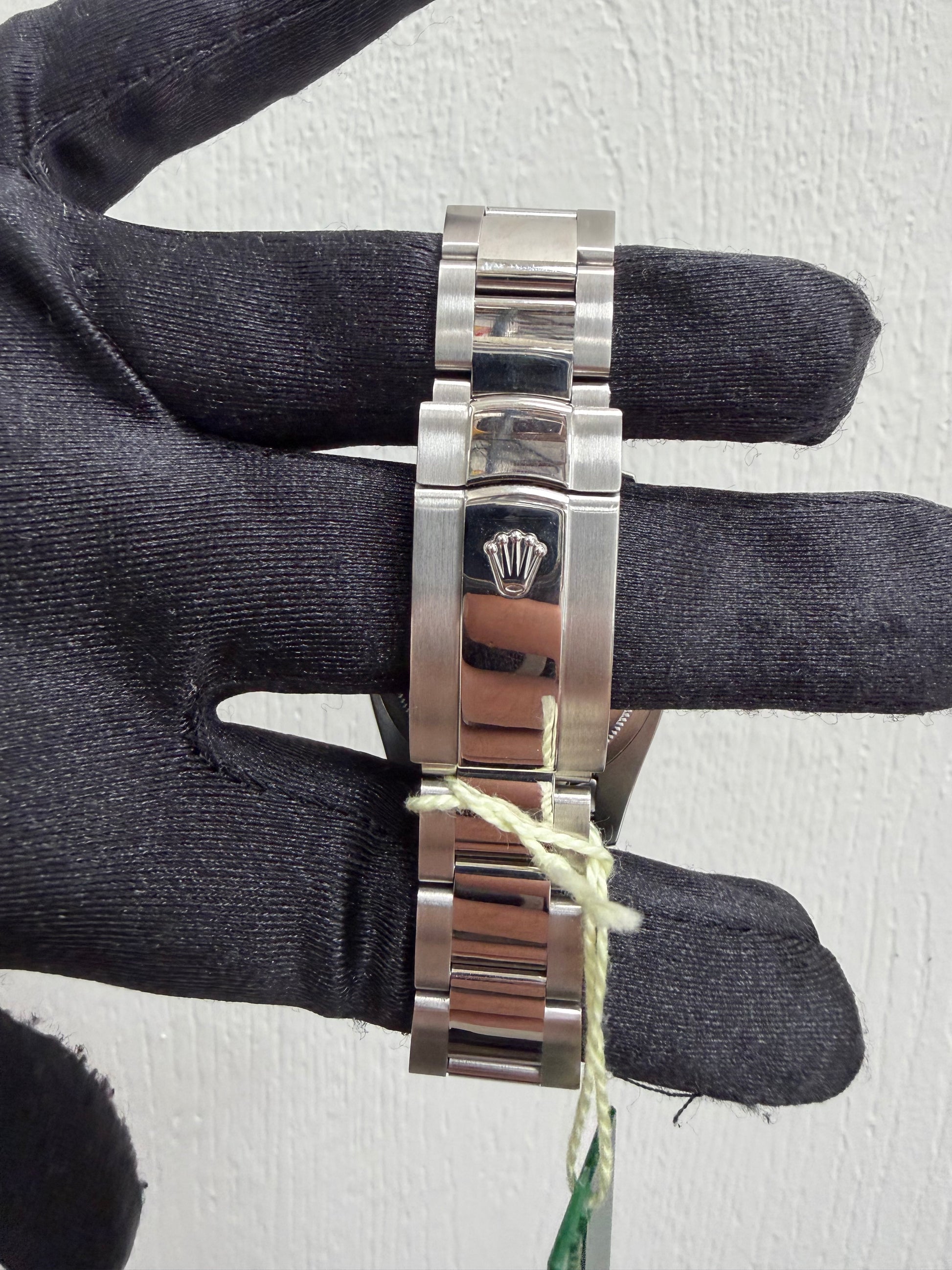 Rolex Datejust White Dial on Oyster Ref. 116264 Papers 2005 — view 3