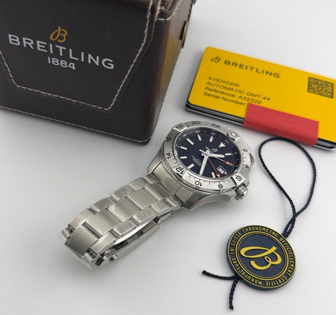 Breitling Avenger Automatic GMT Black Dial on Bracelet Ref. A32320101B1A1 Card 2026 — view 7