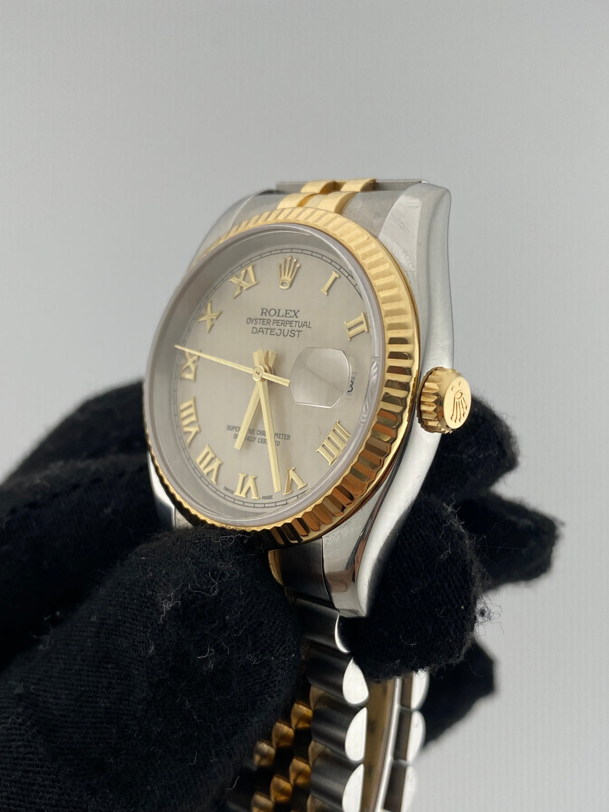 Rolex Datejust 36 Ivory Roman Dial on Jubilee Ref. 116233 — view 3
