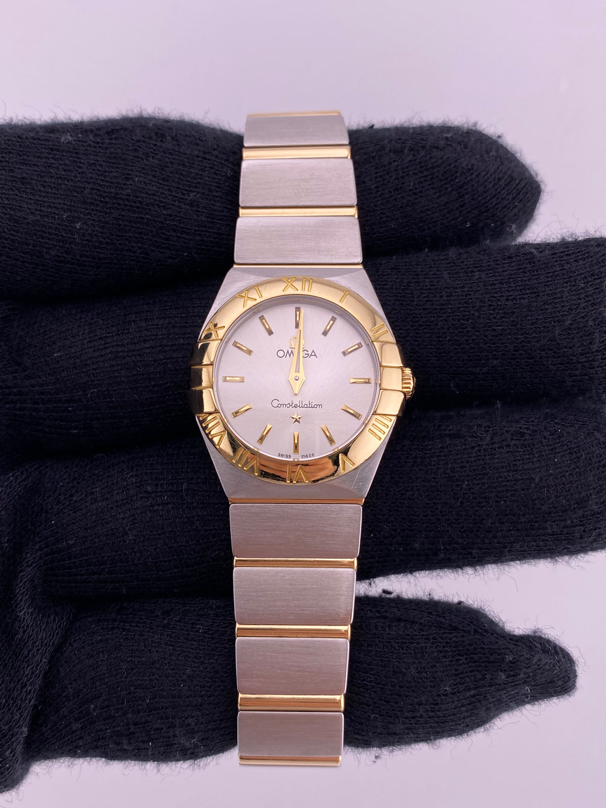Omega Constellation Silver Dial on Stainless Steel & Red Gold Plated Bracelet Ref. 123.20.24.60.02.001 — view 2
