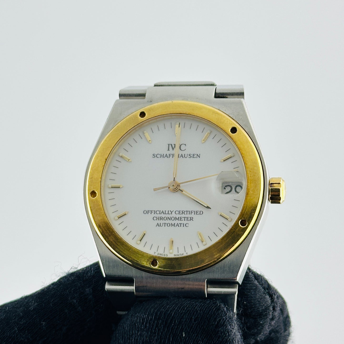 Iwc Ingenieur White / Yg Markers Dial on Stainless Steel Bracelet Ref. IW352103 2020 — view 3