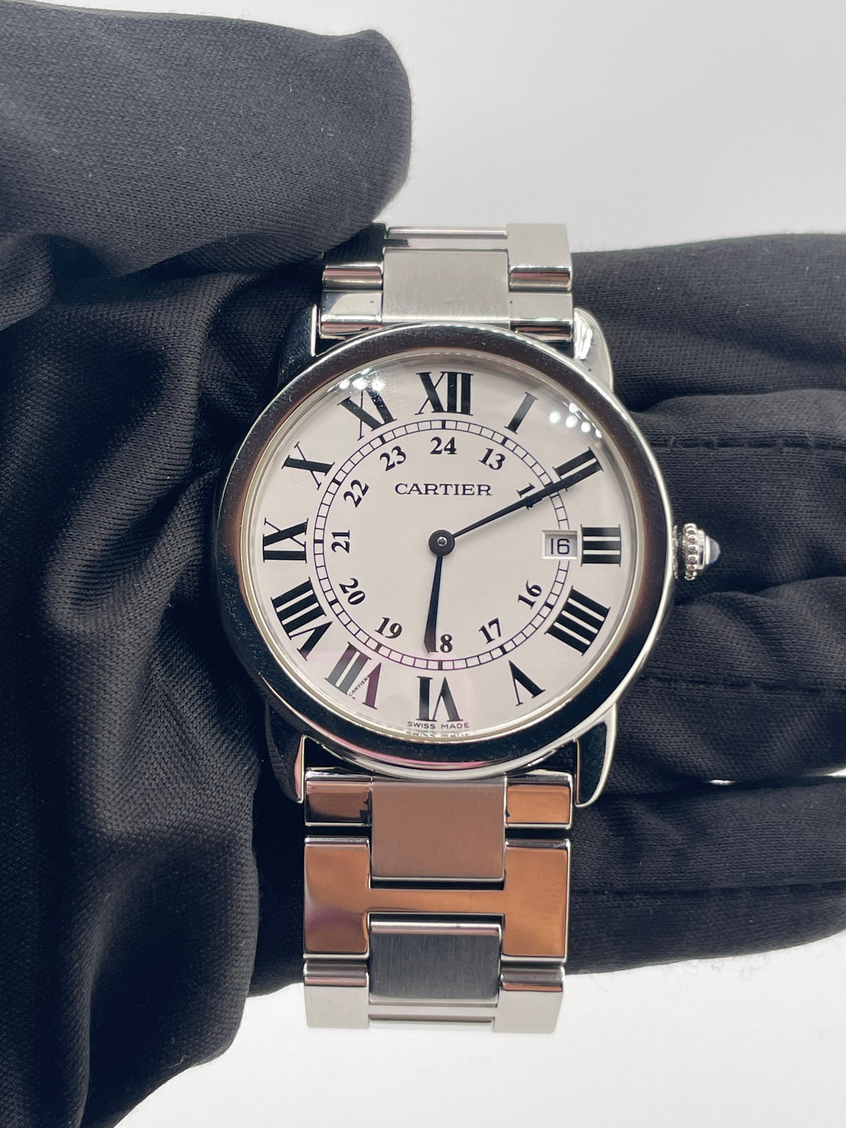 Cartier Ronde Solo Silver Dial on Bracelet Ref. W6701005 2015 — view 2