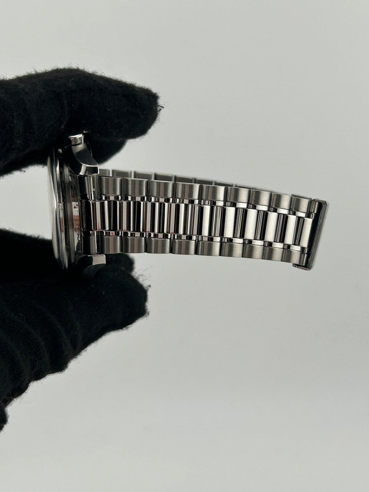 Omega Speedmaster Reduced Black Dial on Stainless Steel Bracelet Ref. 3510.50 — view 5