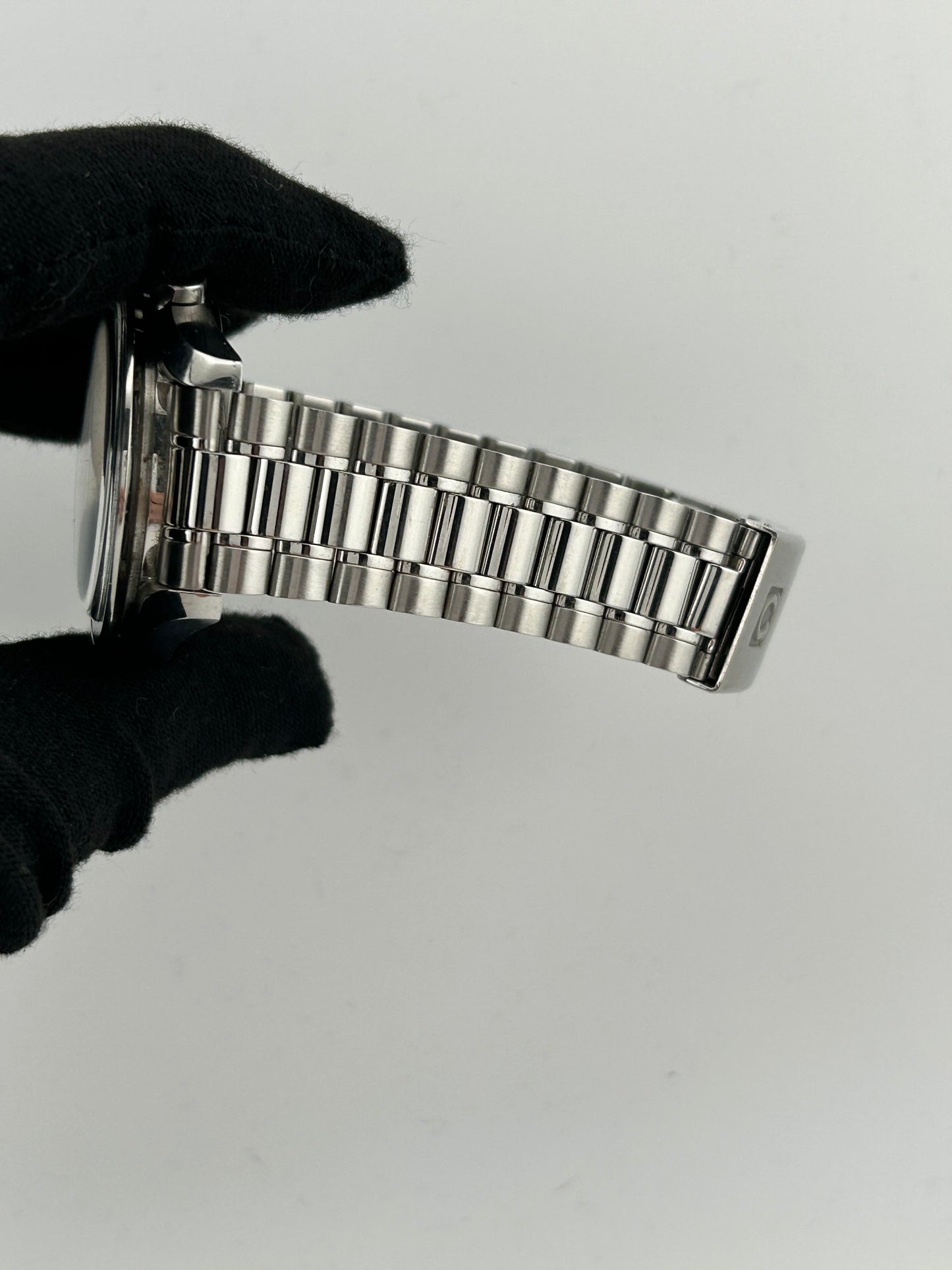 Omega Speedmaster Reduced Black Dial on Stainless Steel Bracelet Ref. 3510.5 — view 5