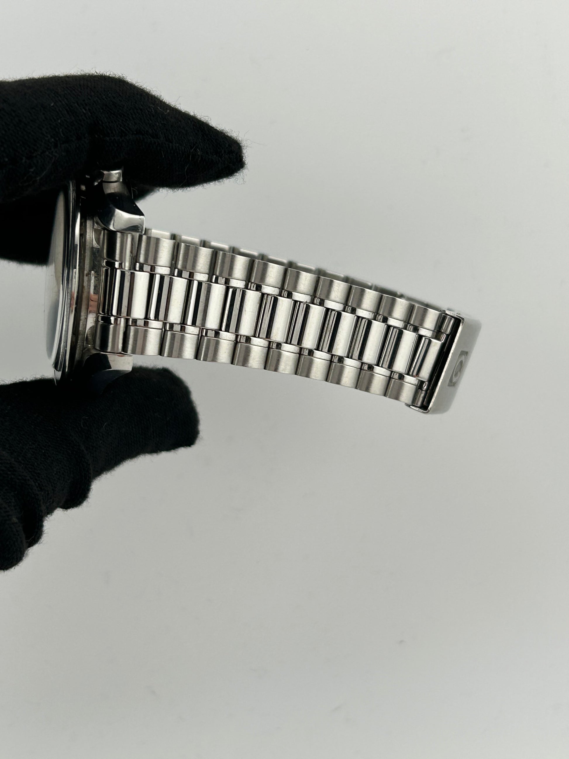 Omega Speedmaster Reduced Black Dial on Stainless Steel Bracelet Ref. 3510.5 — view 5
