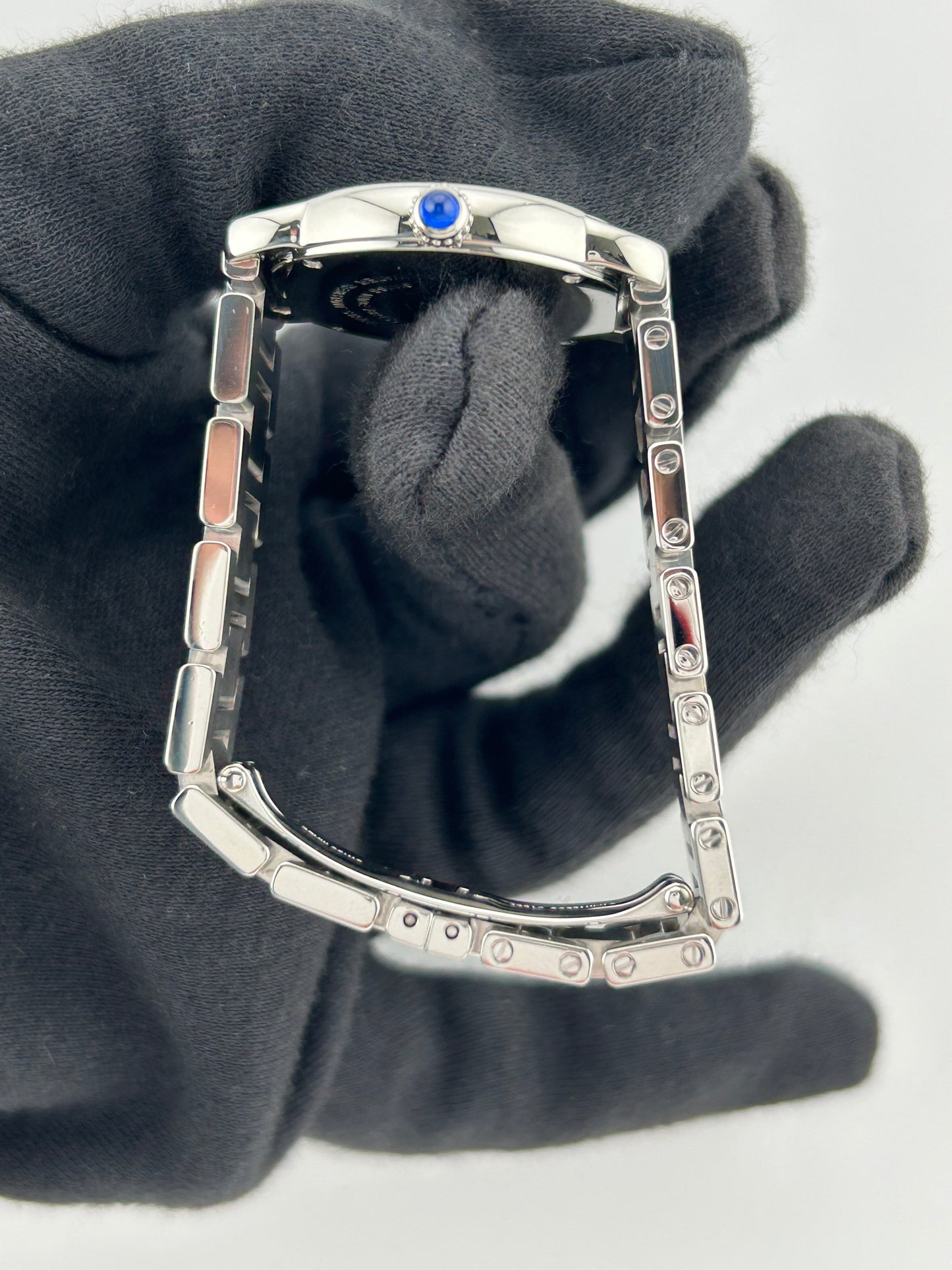 Cartier Ronde Solo Silver Dial on Bracelet Ref. W6701004 Papers 2013 — view 6