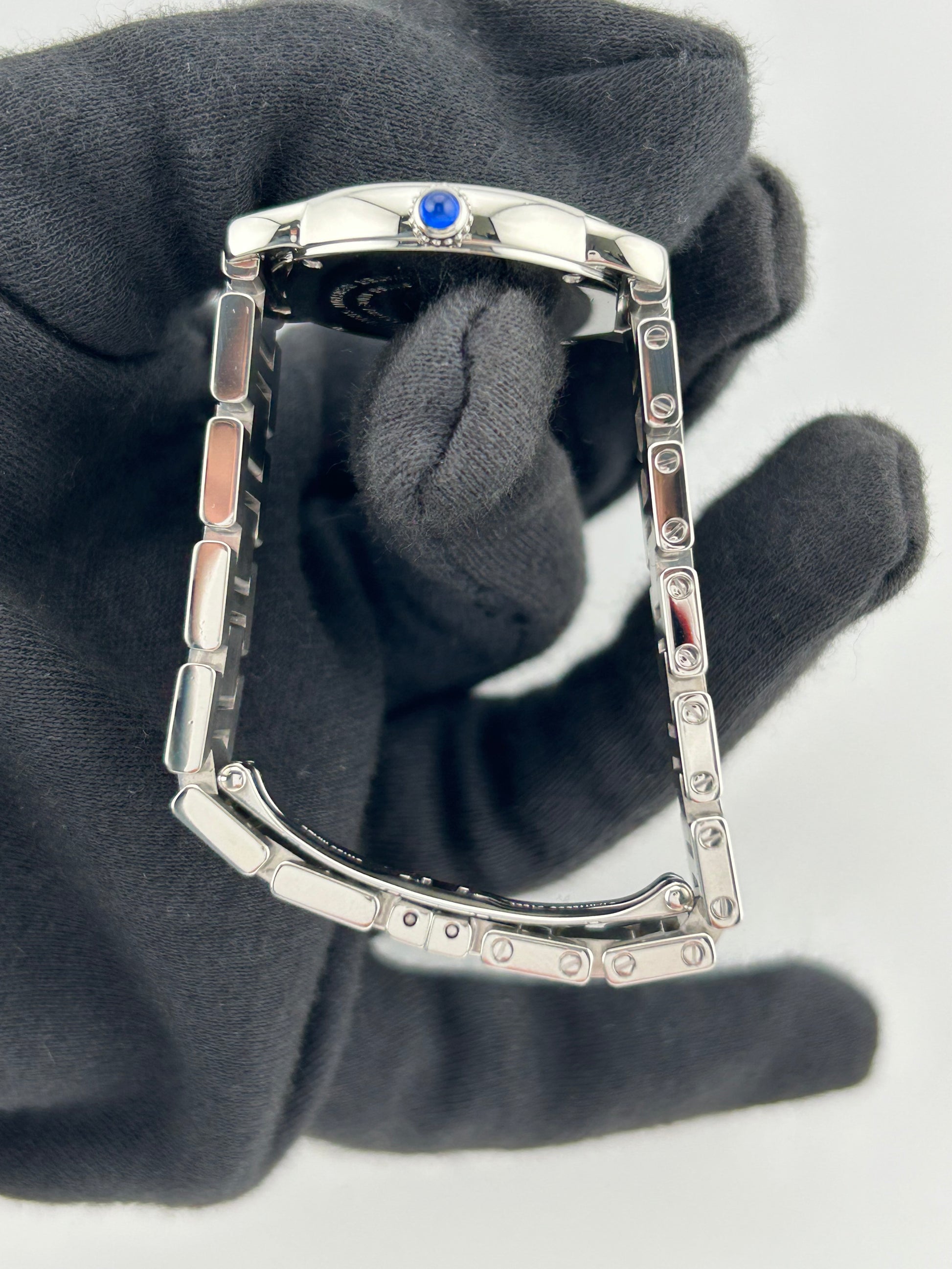 Cartier Ronde Solo Silver Dial on Bracelet Ref. W6701004 Papers 2013 — view 6