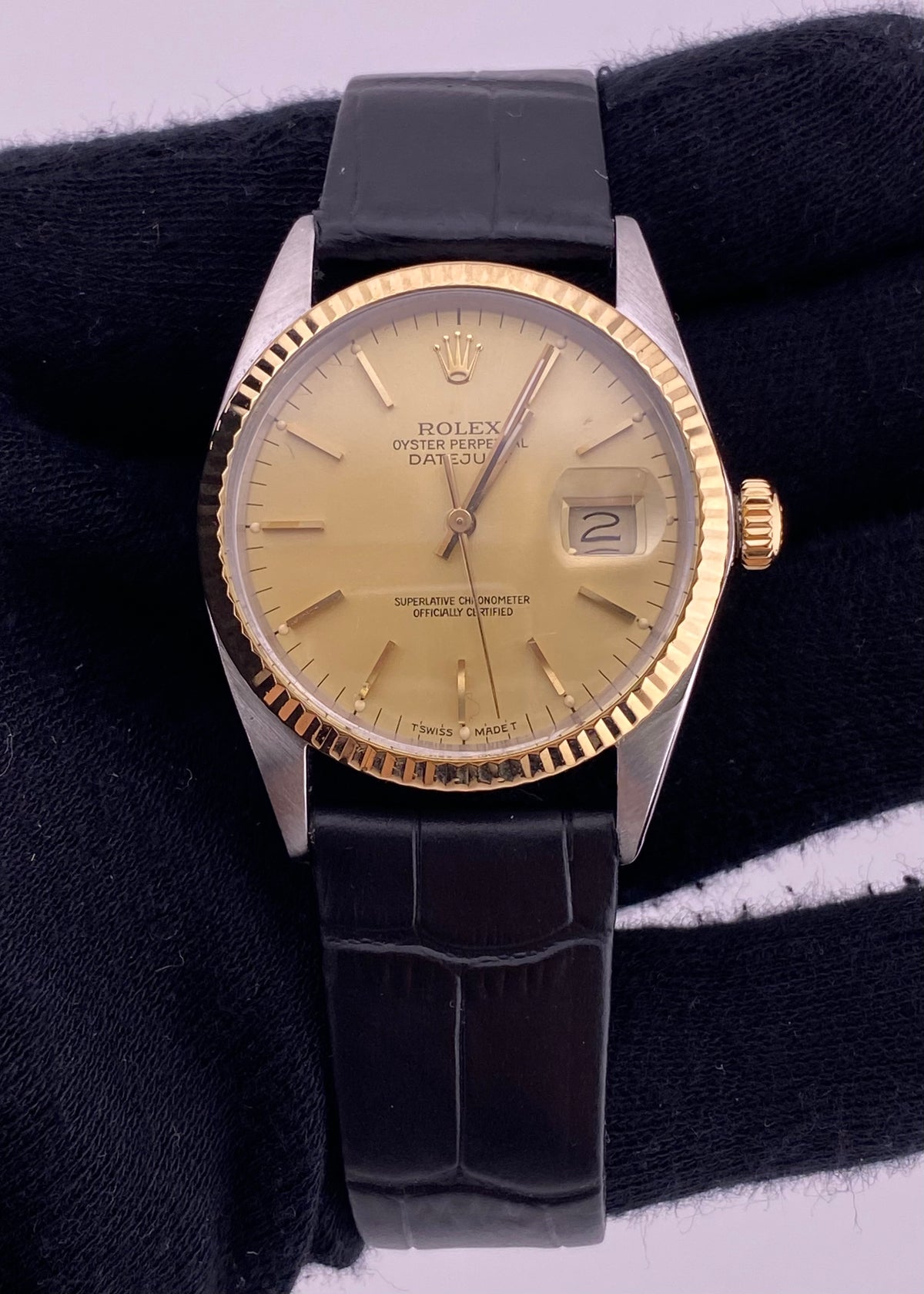 Rolex Datejust 36 Champagne Stick Dial on Generic Leather Strap Ref. 16013 — view 2