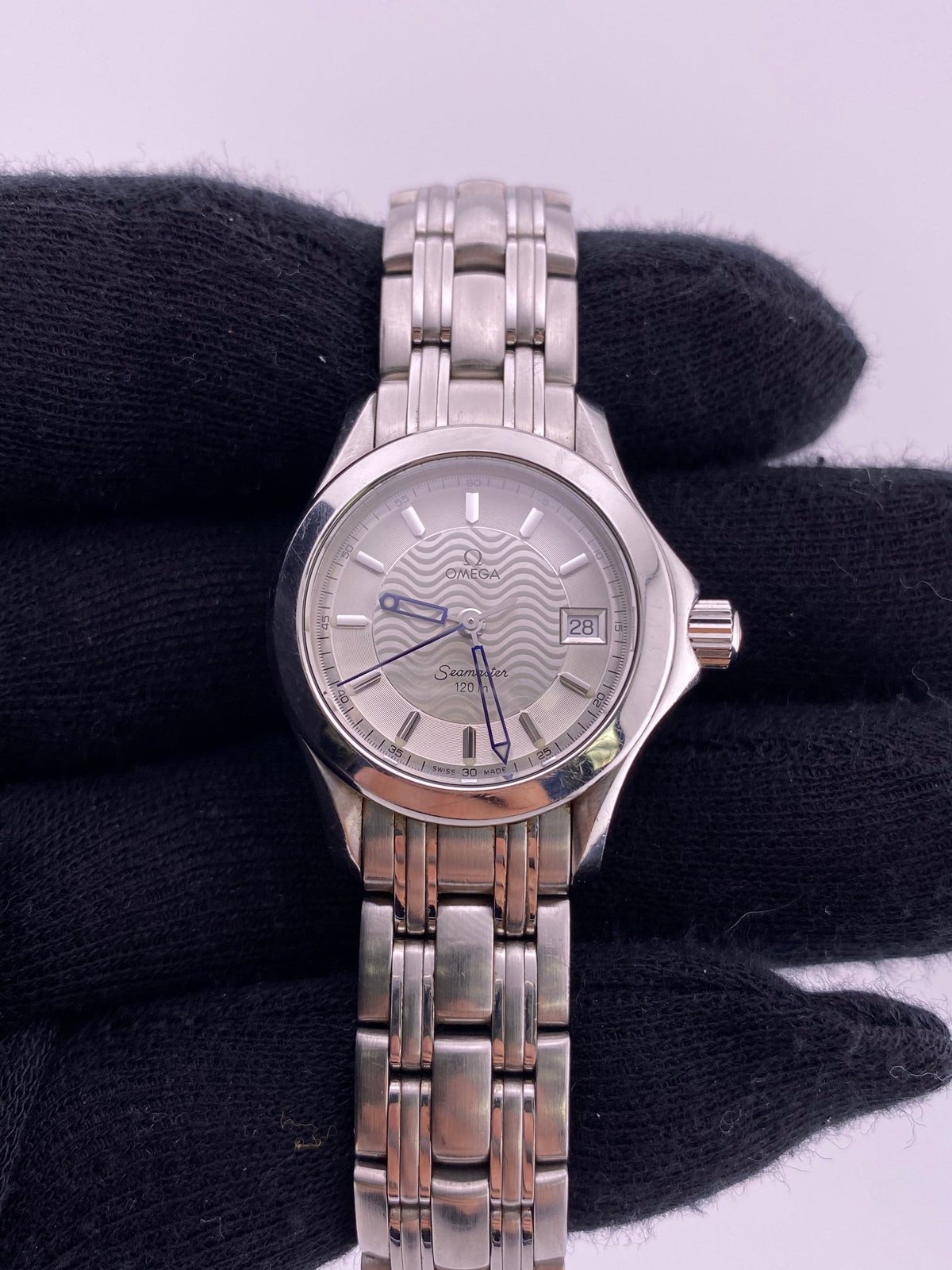 Omega Seamaster 120m Silver Dial on Stainless Steel Bracelet Ref. 2581.3 — view 2