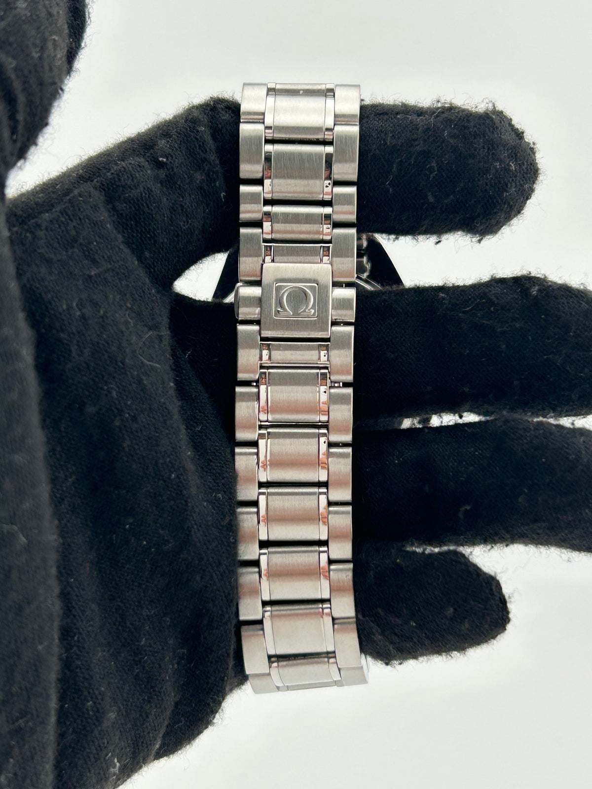 Omega Speedmaster Black Dial on Stainless Steel Bracelet Ref. 3513.50.00 — view 4