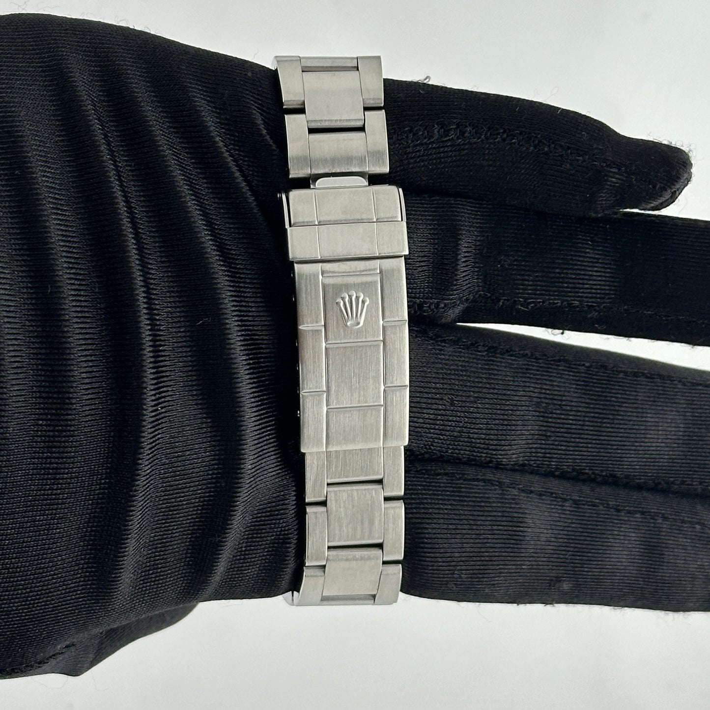 Rolex Sea-Dweller Black Dial on Oyster Ref. 16600 Papers 2000 — view 4